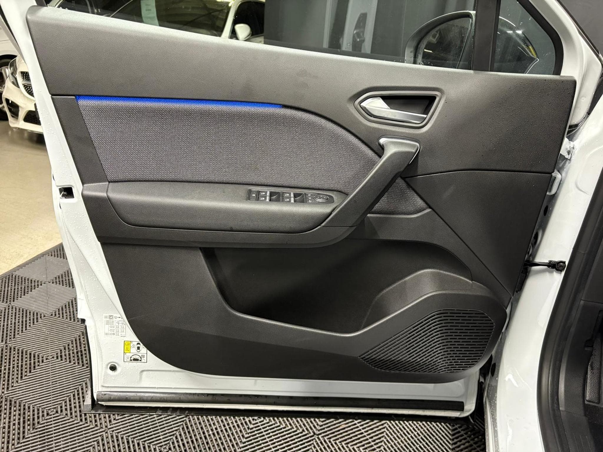 Renault Captur Techno TCe 160 auto CAMERA/NAVI/SIEGES CHAUFFANTS (2025) - Foto 15