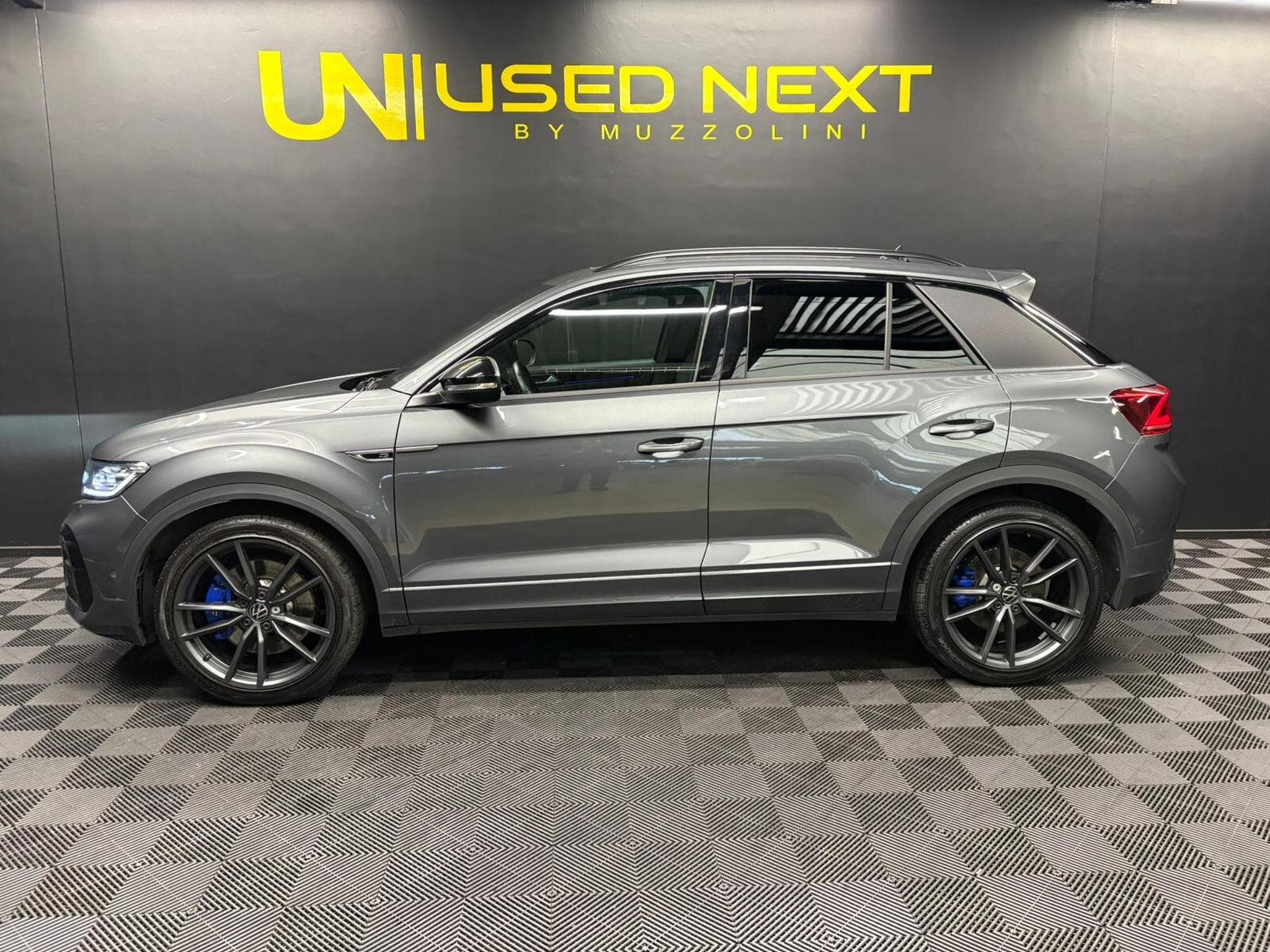 VW T-Roc R 4Motion 2.0 TSI 300cv CAMERA/PANO/AKRAPOVIC (2022) - Foto 4