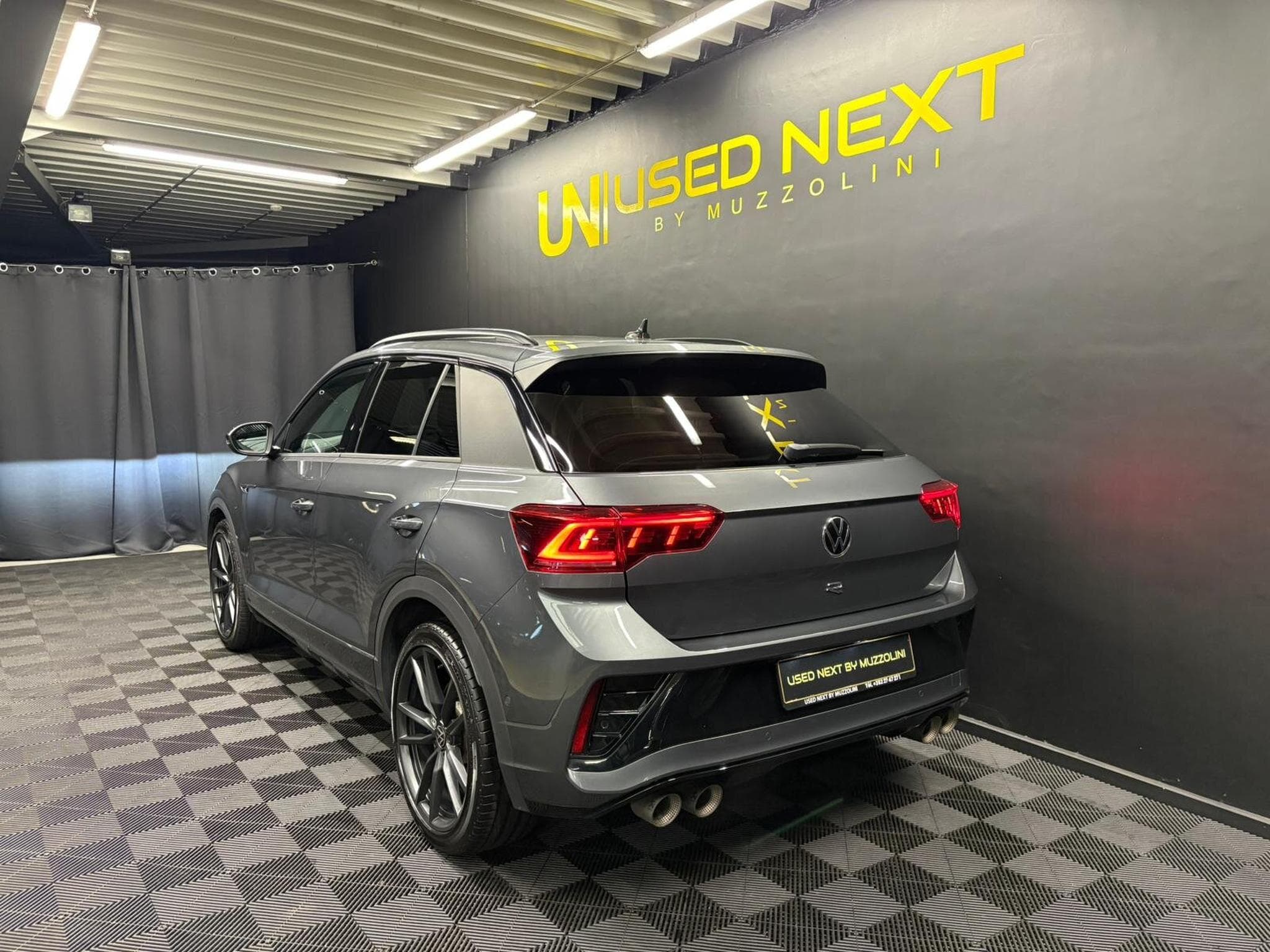 VW T-Roc R 4Motion 2.0 TSI 300cv CAMERA/PANO/AKRAPOVIC (2022) - Foto 5