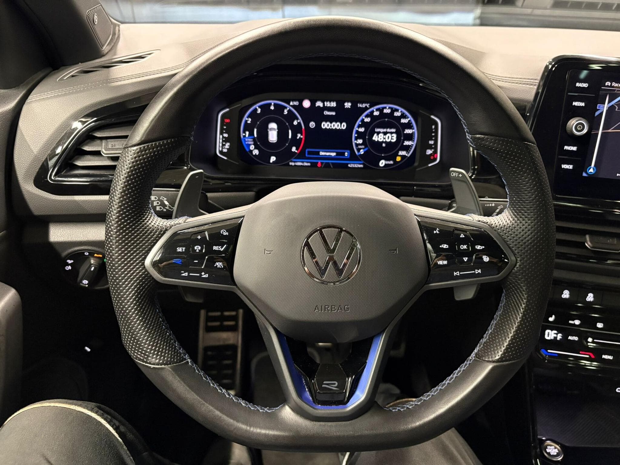 VW T-Roc R 4Motion 2.0 TSI 300cv CAMERA/PANO/AKRAPOVIC (2022) - Foto 8