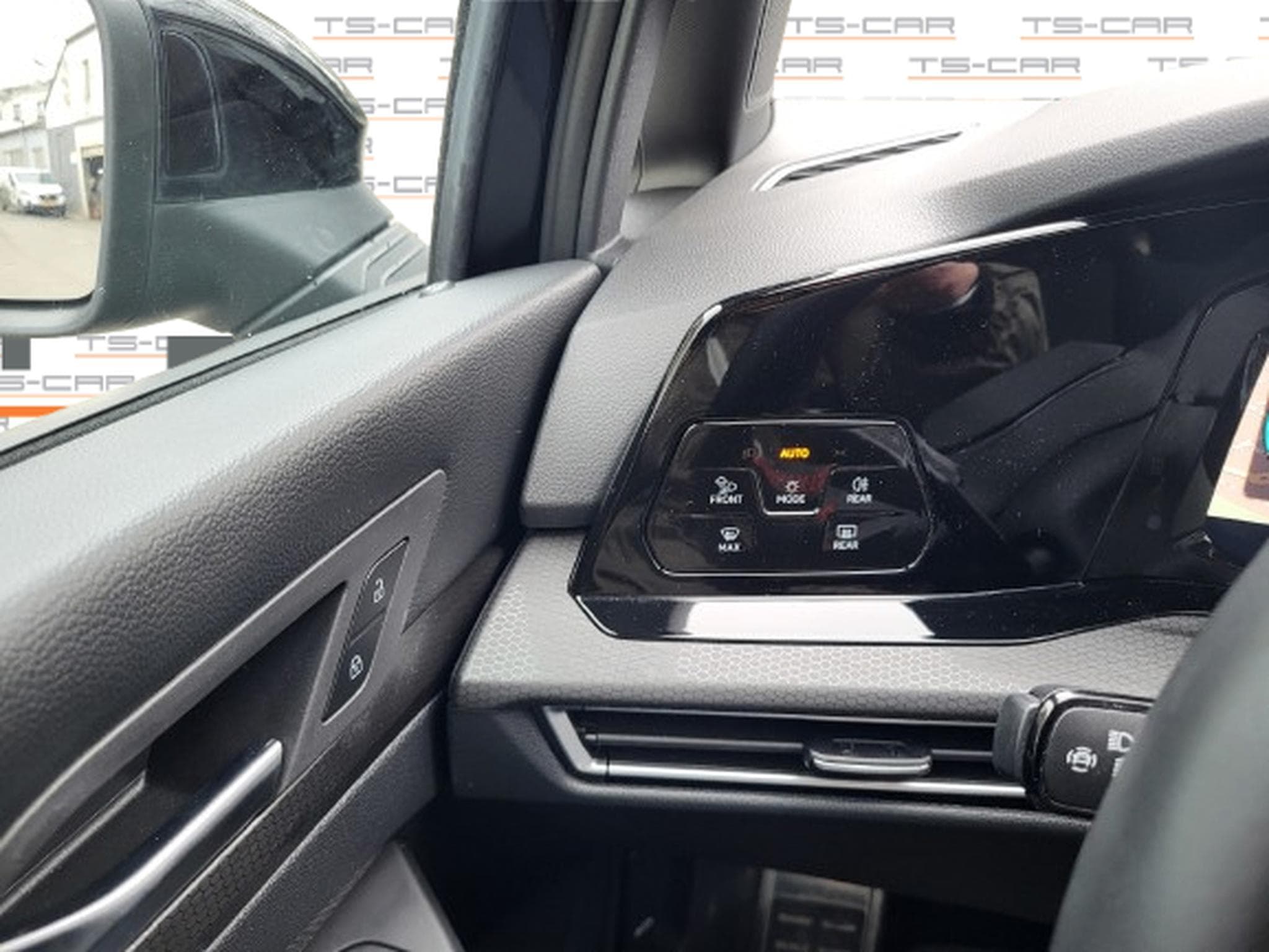 VW Golf VIII GTI Clubsport 2.0 TSI 300CV DSG7 (2021) - Foto 12