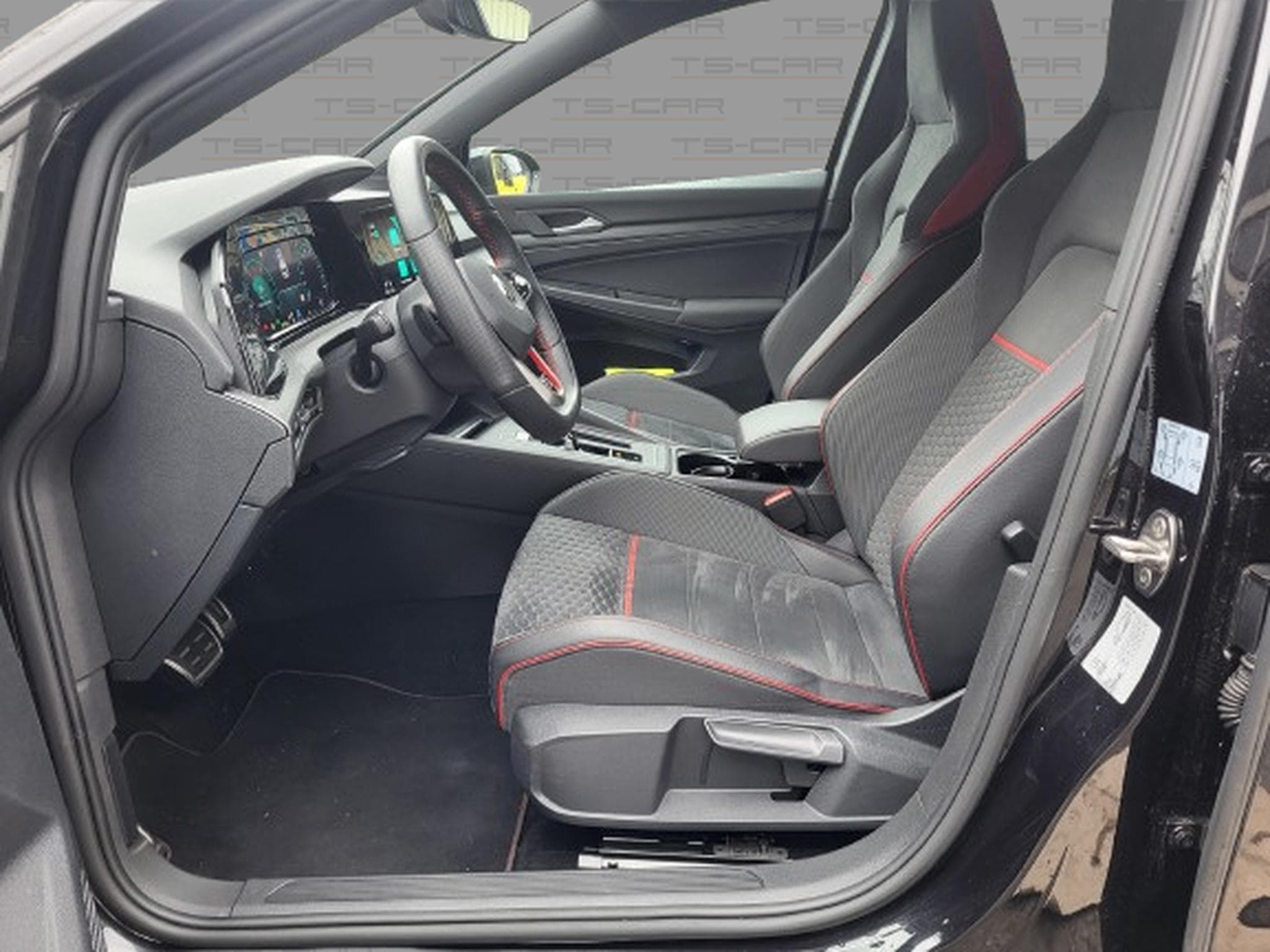 VW Golf VIII GTI Clubsport 2.0 TSI 300CV DSG7 (2021) - Foto 10