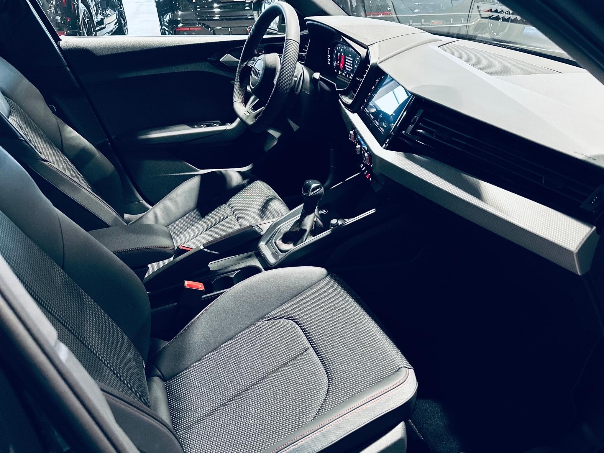 Audi A1 A1 SPORTBACK S-LINE 40 TFSI S-TRONIC (2025) - Foto 13