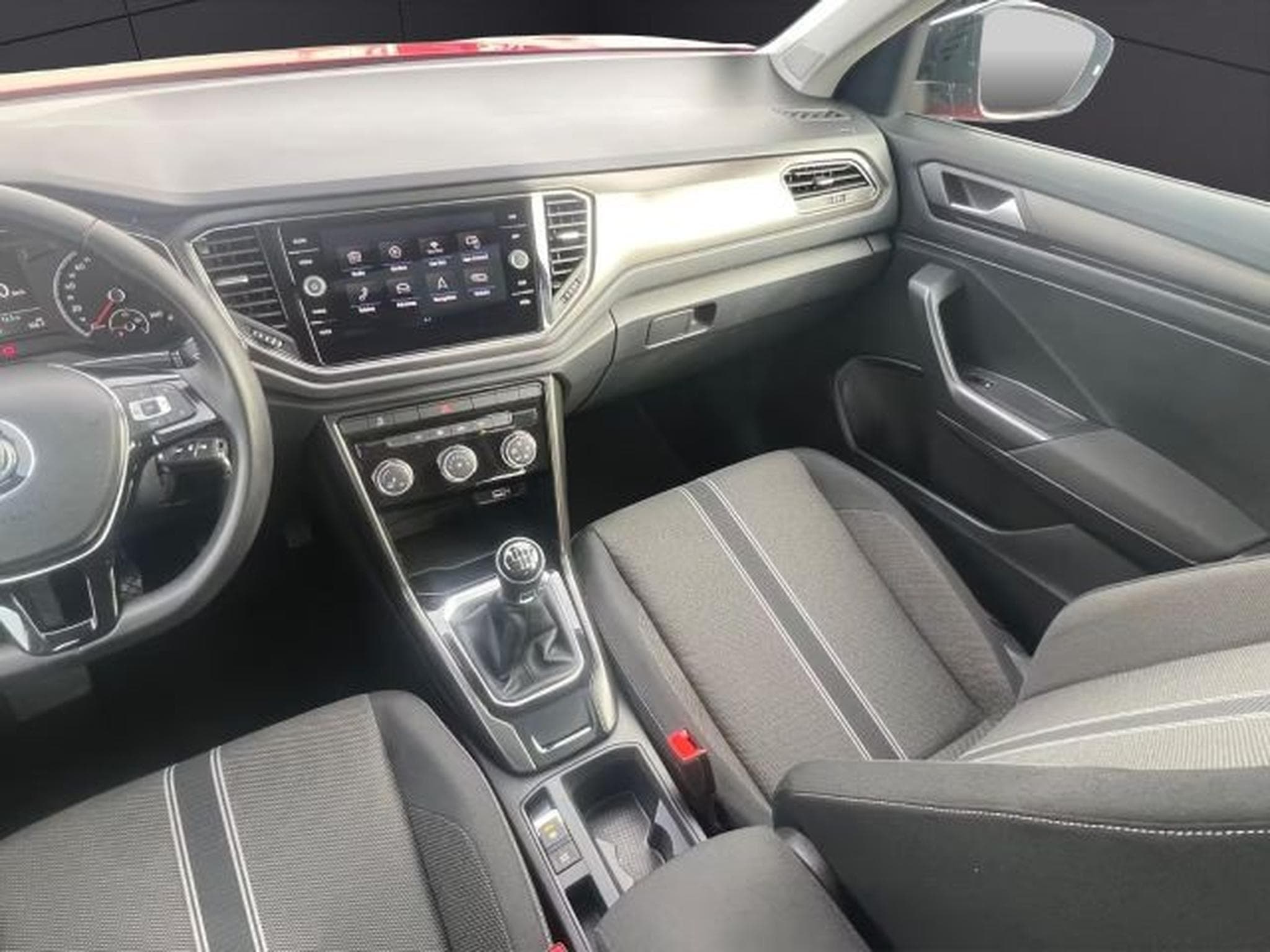 VW T-Roc T-Roc 1,5 TSI KLIMA,NAVI,PANO,ESP,MFL,MFD,SHA (2019) - Photo 11