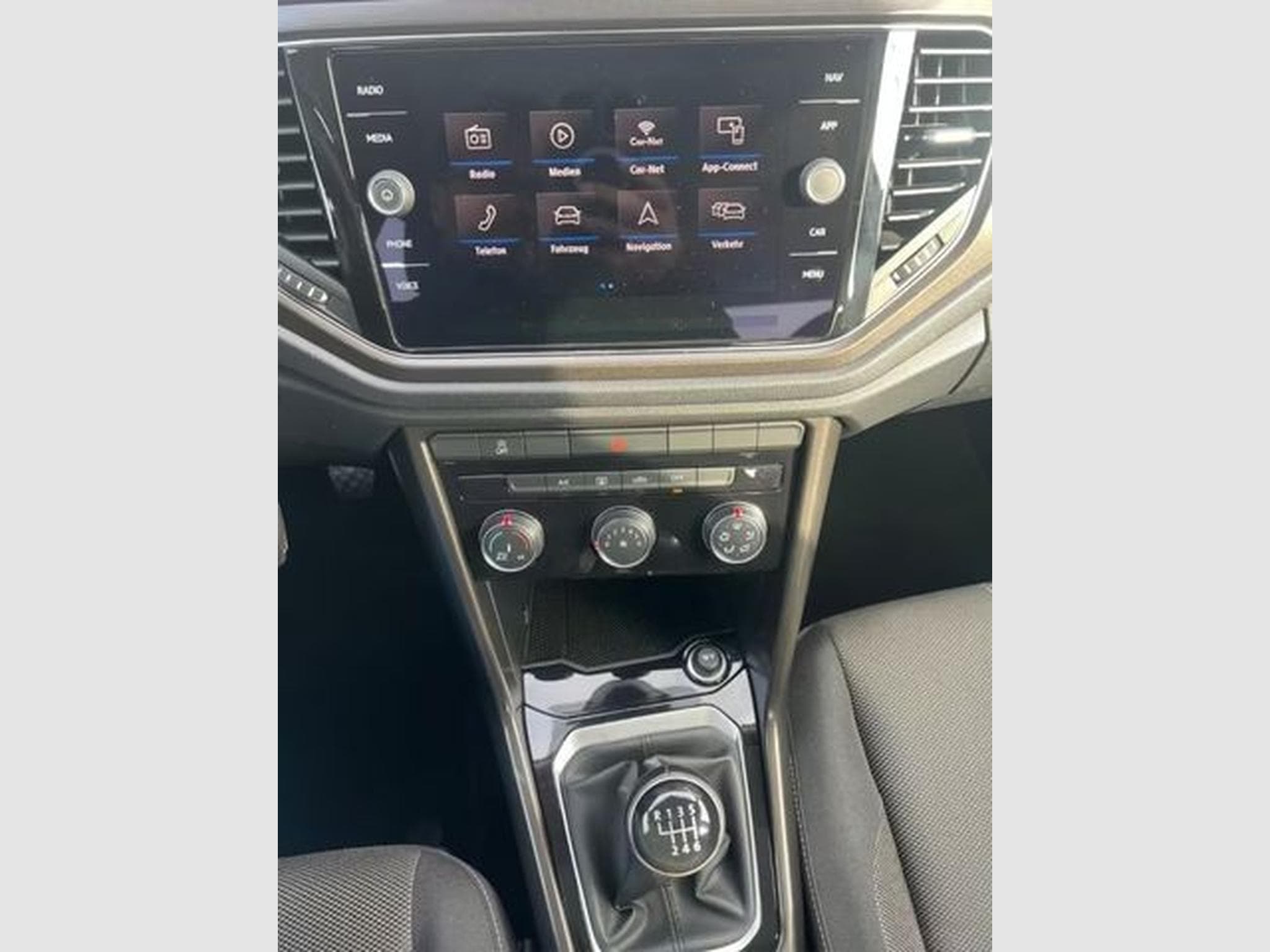 VW T-Roc T-Roc 1,5 TSI KLIMA,NAVI,PANO,ESP,MFL,MFD,SHA (2019) - Photo 12