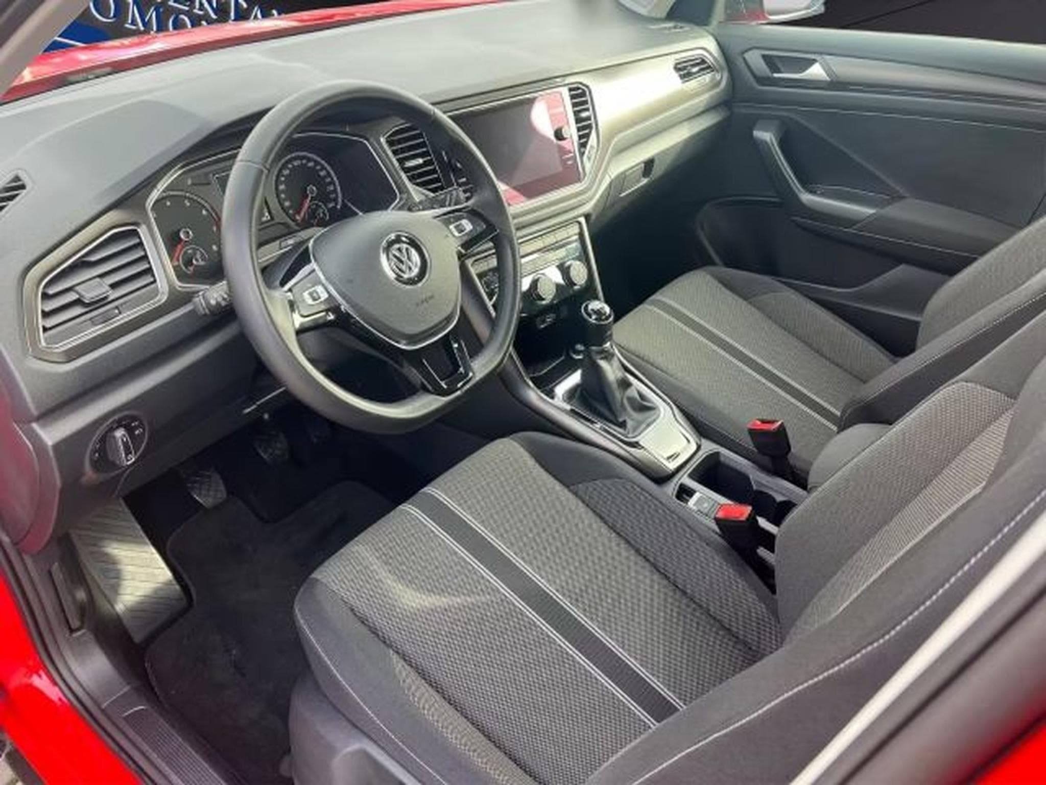 VW T-Roc T-Roc 1,5 TSI KLIMA,NAVI,PANO,ESP,MFL,MFD,SHA (2019) - Photo 5