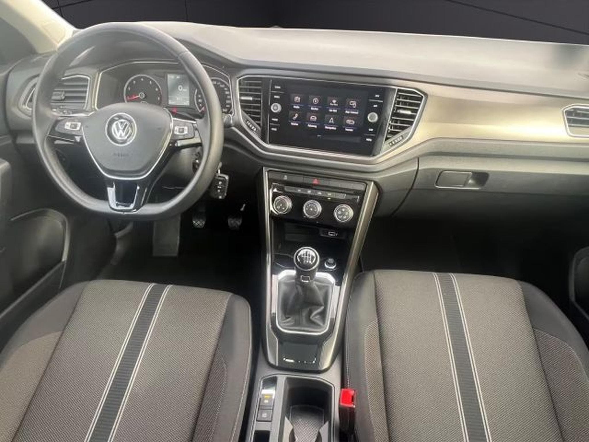 VW T-Roc T-Roc 1,5 TSI KLIMA,NAVI,PANO,ESP,MFL,MFD,SHA (2019) - Photo 8