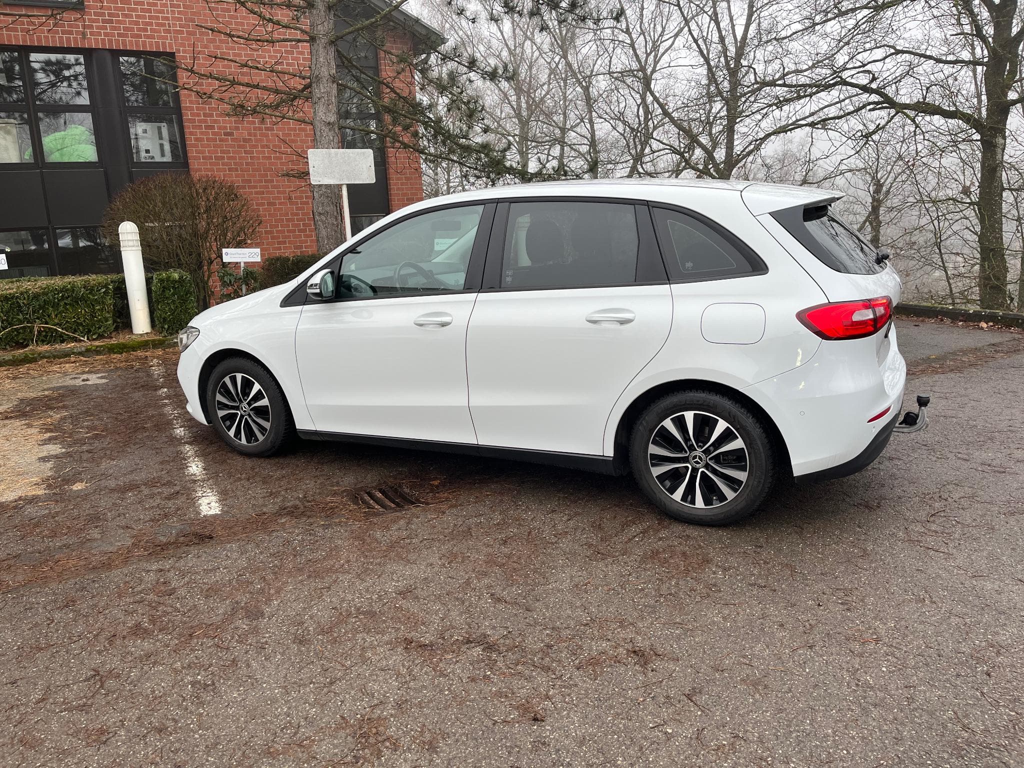 Mercedes B 180 (2021) - Photo 3