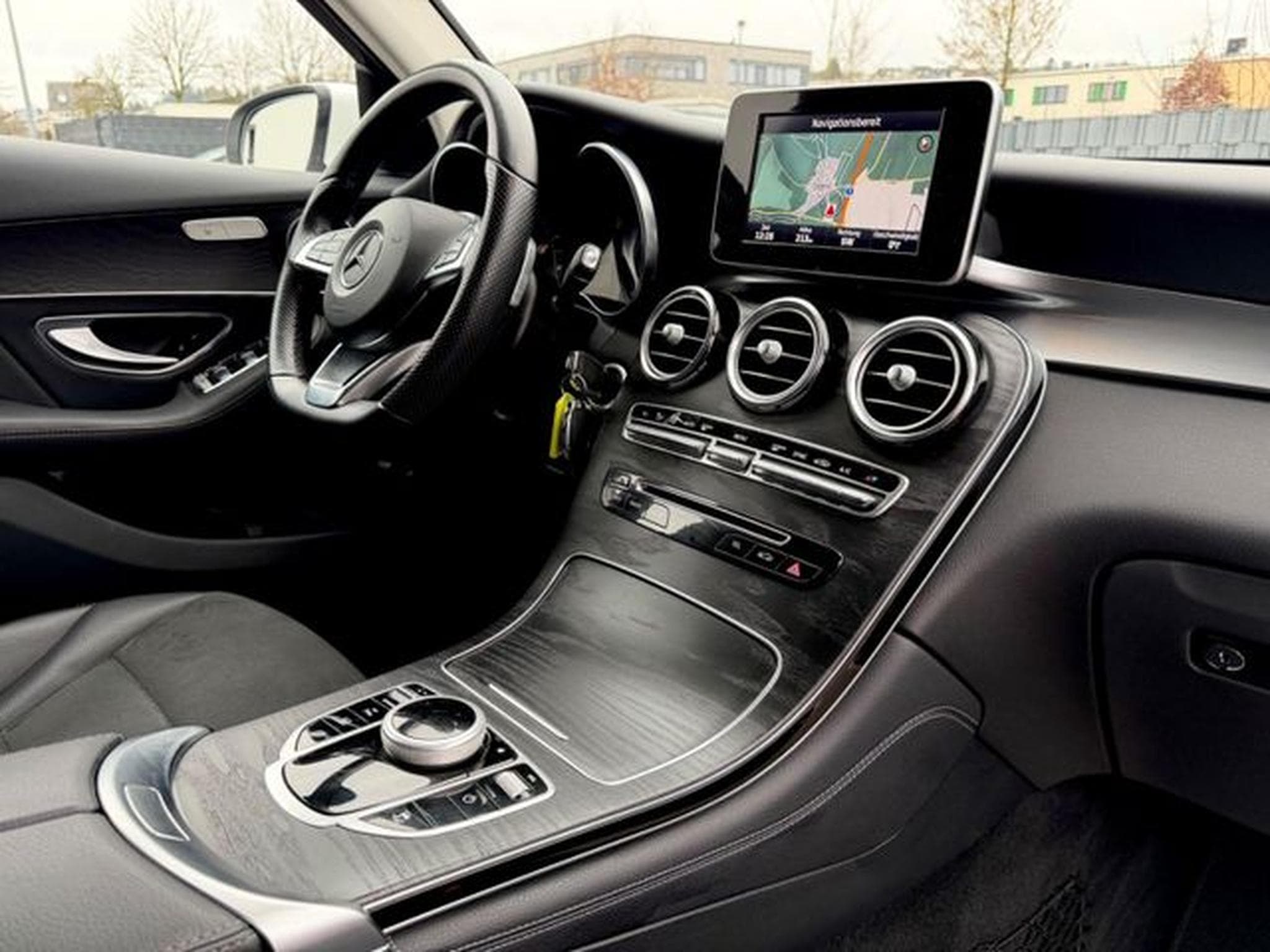 Mercedes GLC 250 GLC 250 d 4Matic Amg Line / NAVI/LED/AHK/1.HAND/ (2017) - Photo 12