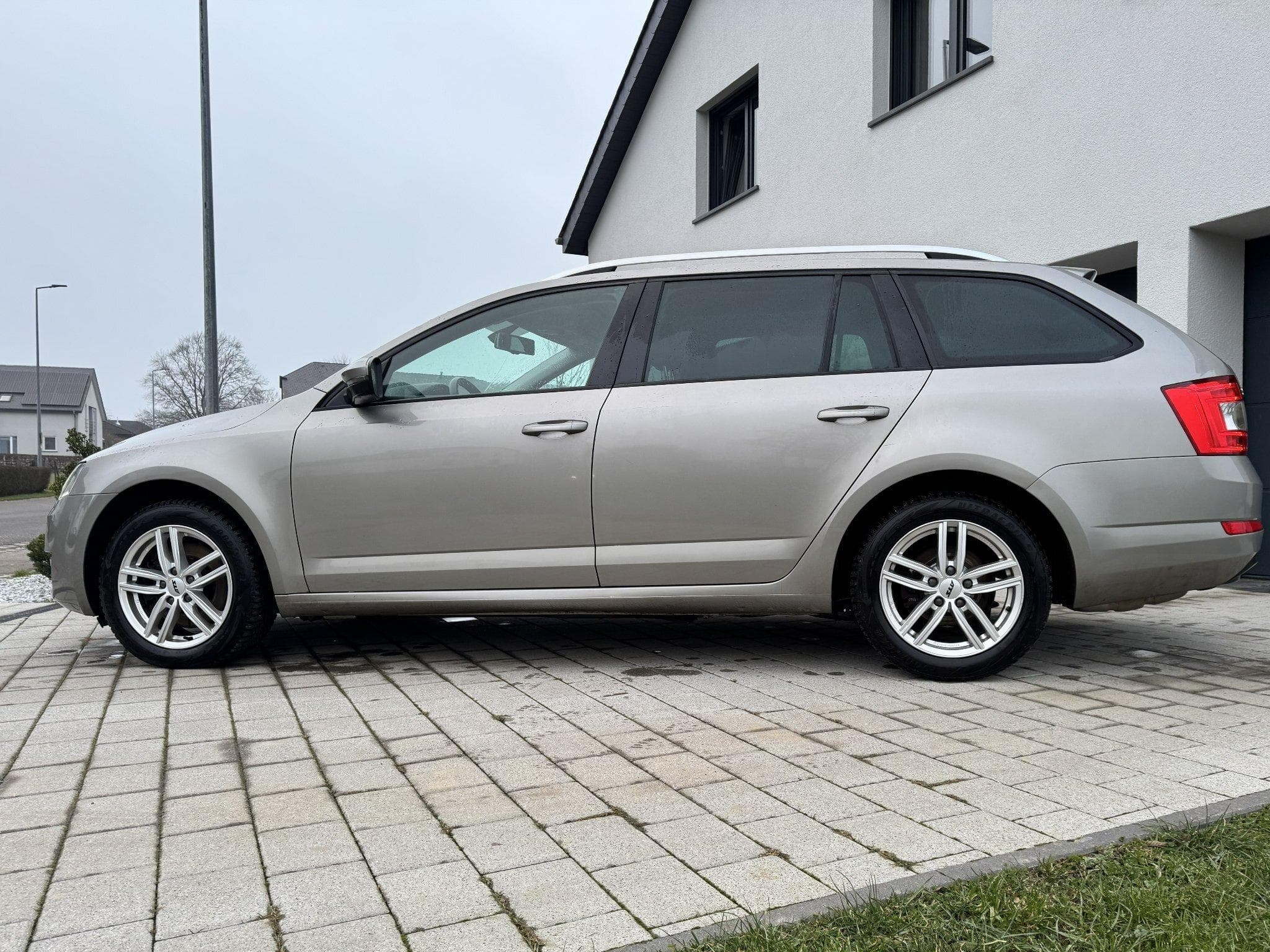 Skoda Octavia (2015) - Foto 2
