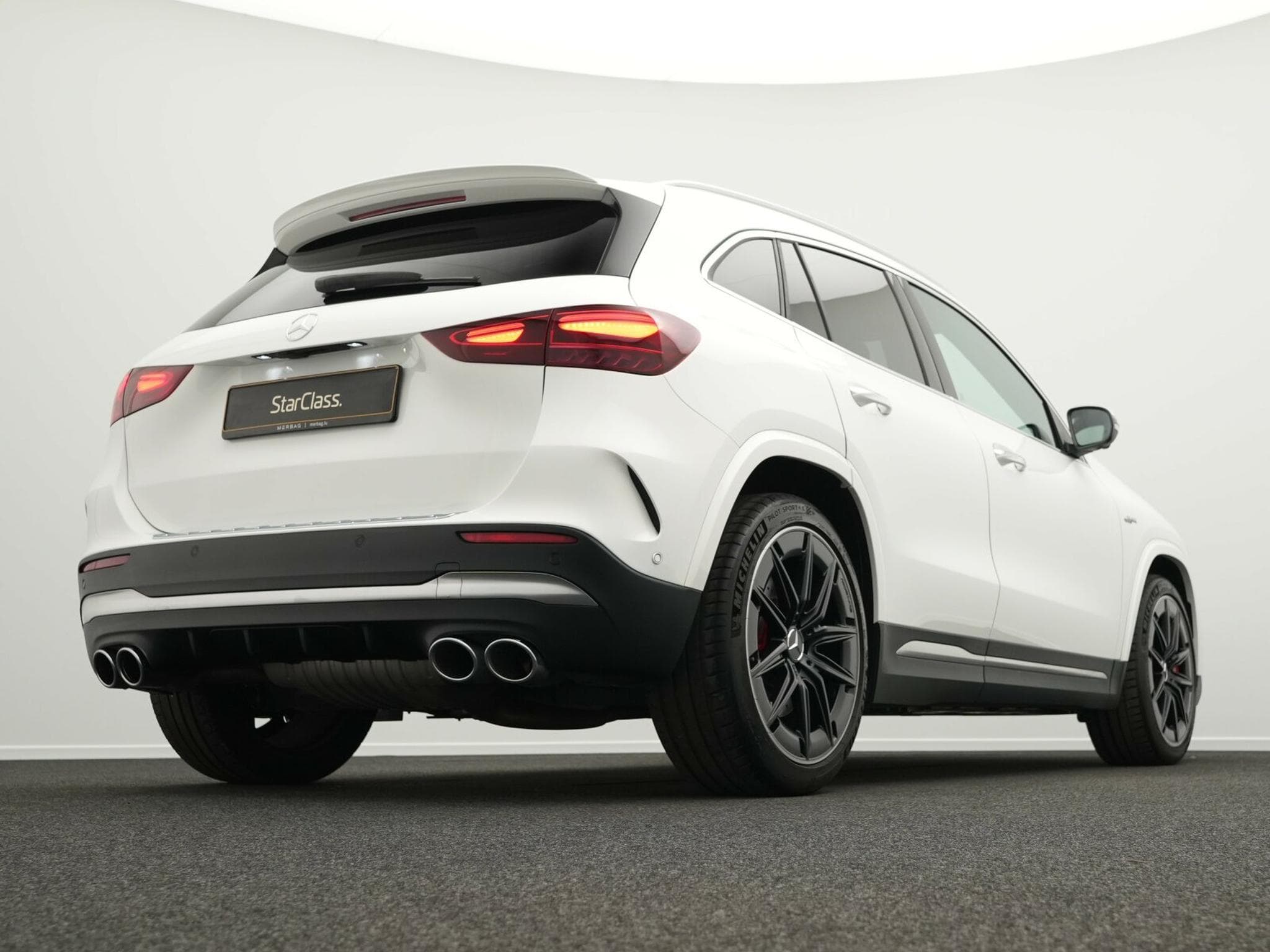 Mercedes GLA 45 AMG S 4MATIC Pano+Kamera+360°+Burm+Memo (2024) - Photo 9