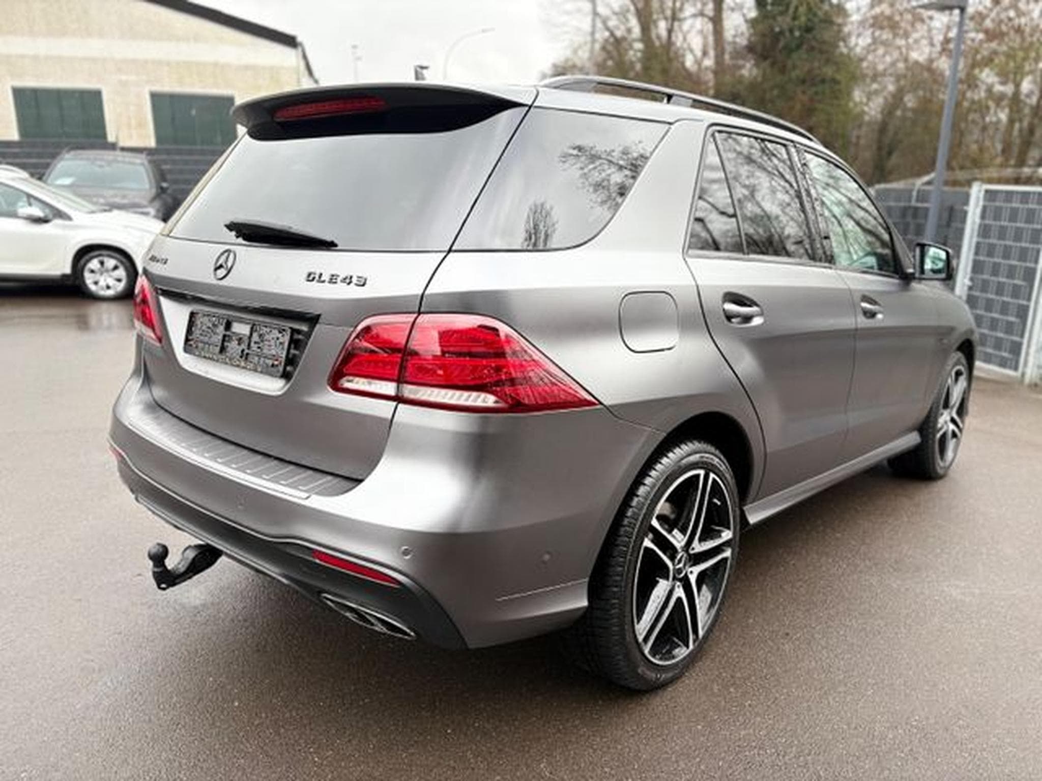 Mercedes GLE 43 AMG GLE 43 AMG 4MATIC* KAMERA*AHK*21 Z.*KEYLESS*PANO (2017) - Photo 10