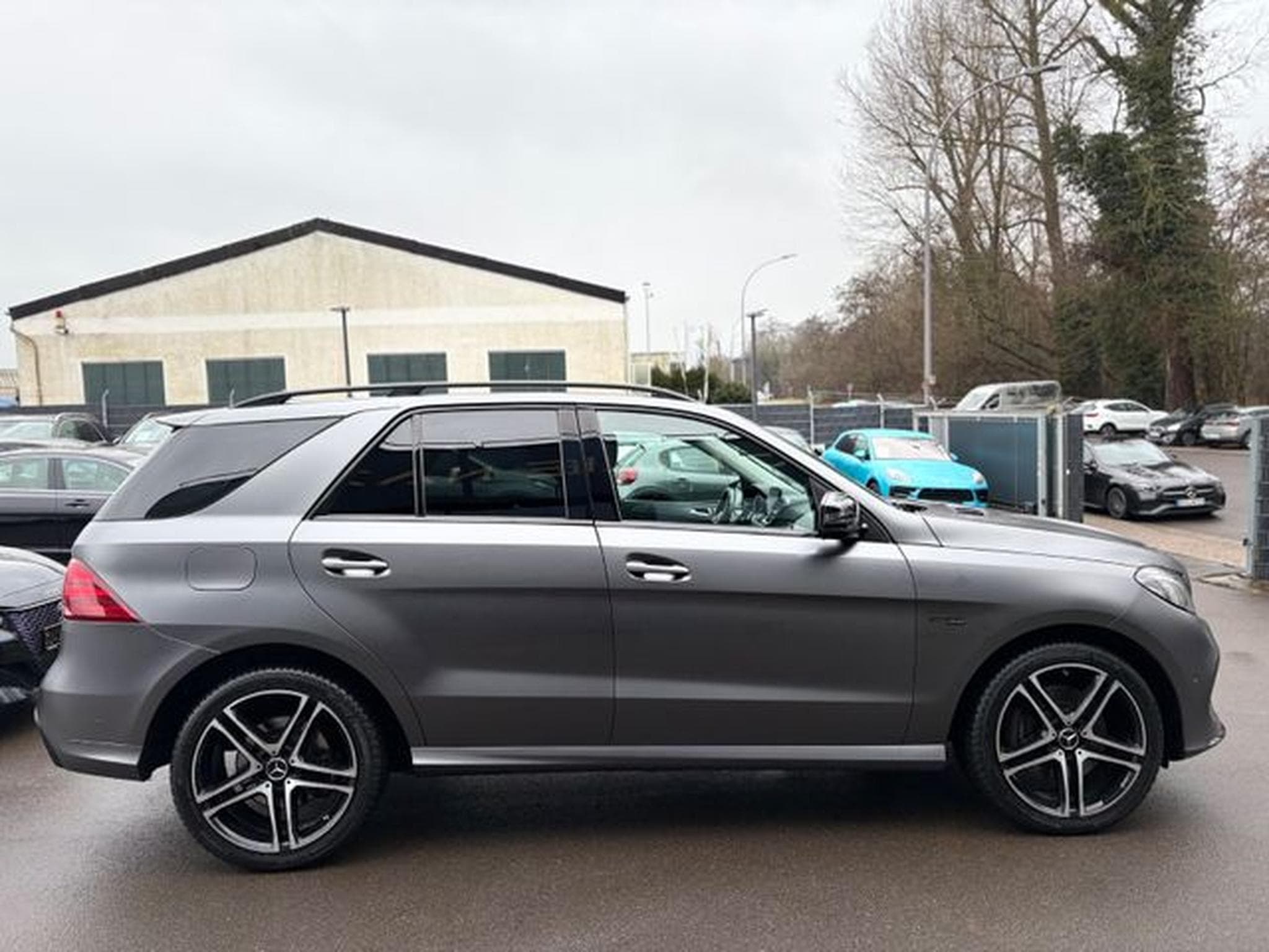 Mercedes GLE 43 AMG GLE 43 AMG 4MATIC* KAMERA*AHK*21 Z.*KEYLESS*PANO (2017) - Photo 12