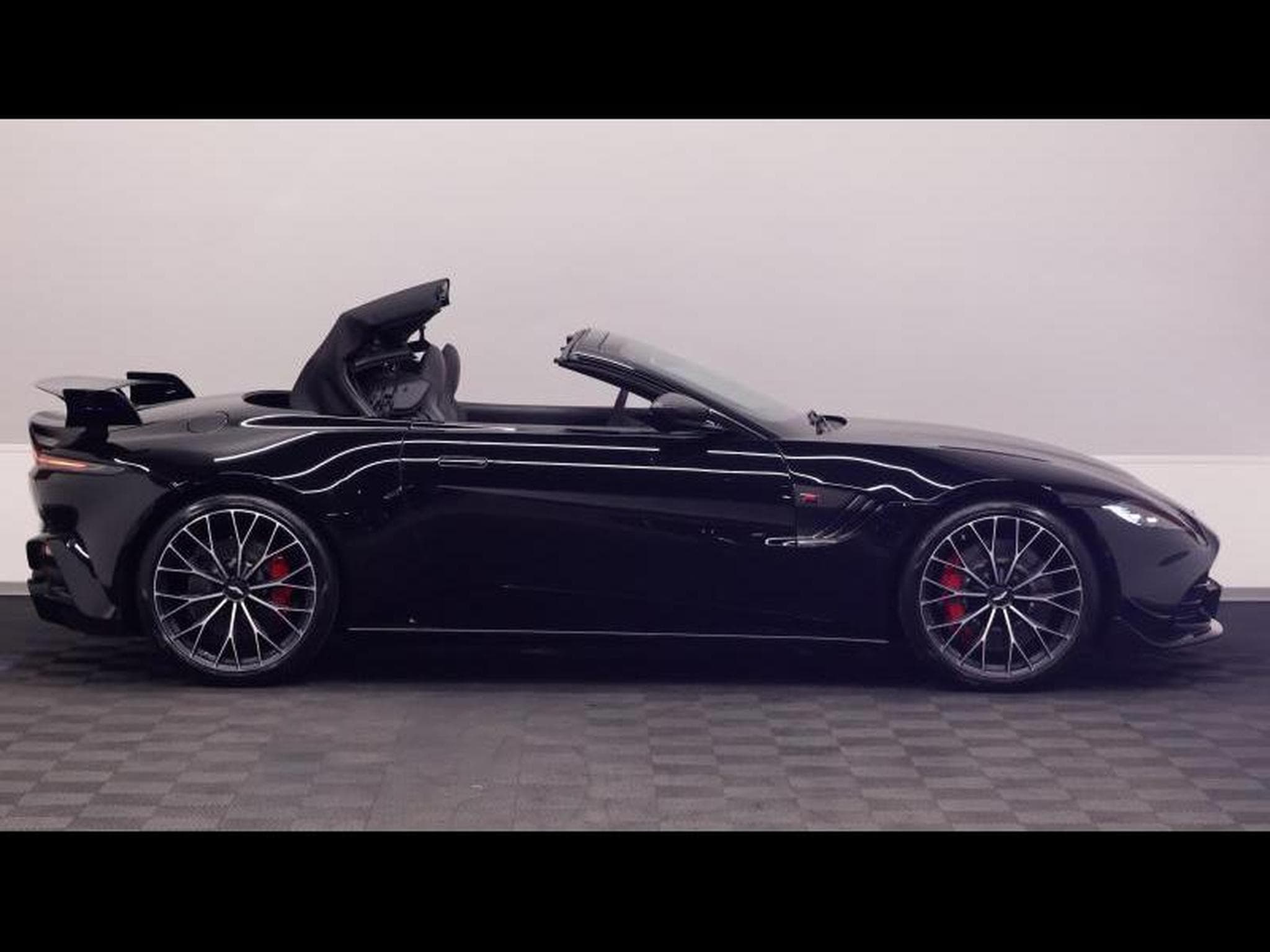 Aston-Martin V8 Vantage Roadster F1 Edition (2022) - Foto 8