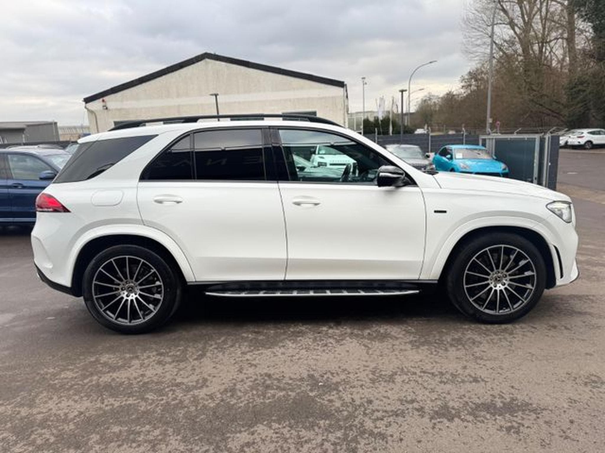 Mercedes GLE 350 GLE350de 4M*AMG-LINE*NIGHT*AHK*21.ZOLL* (2020) - Foto 13