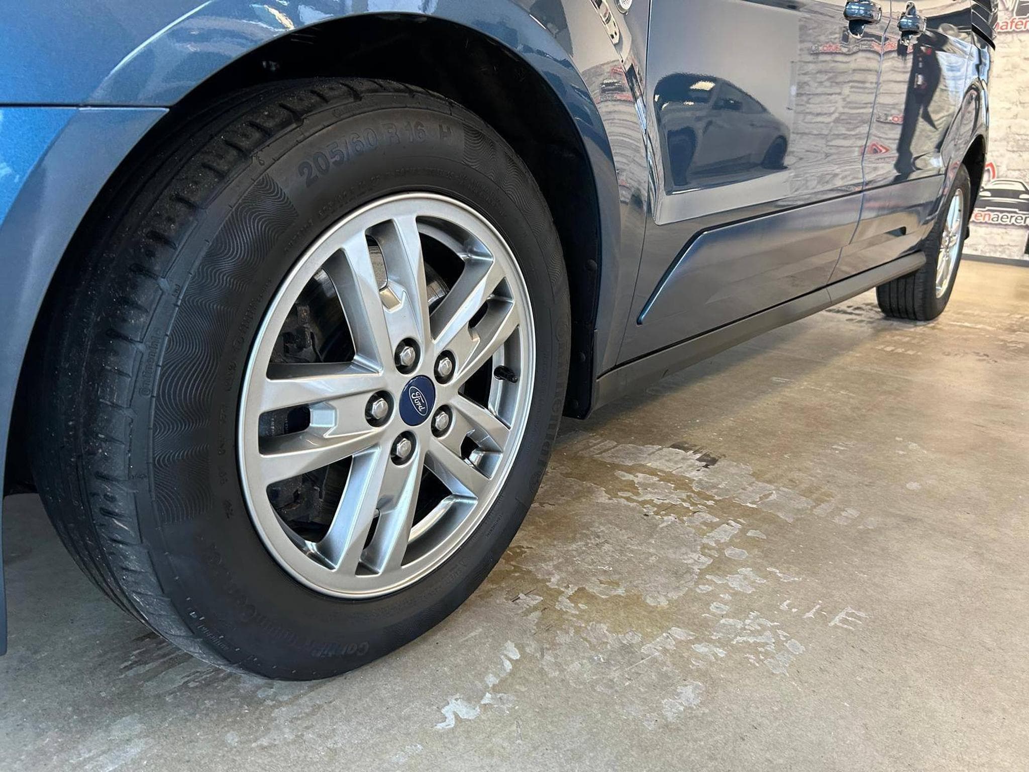 Ford Tourneo Grand Tourneo Connect (2021) - Photo 7