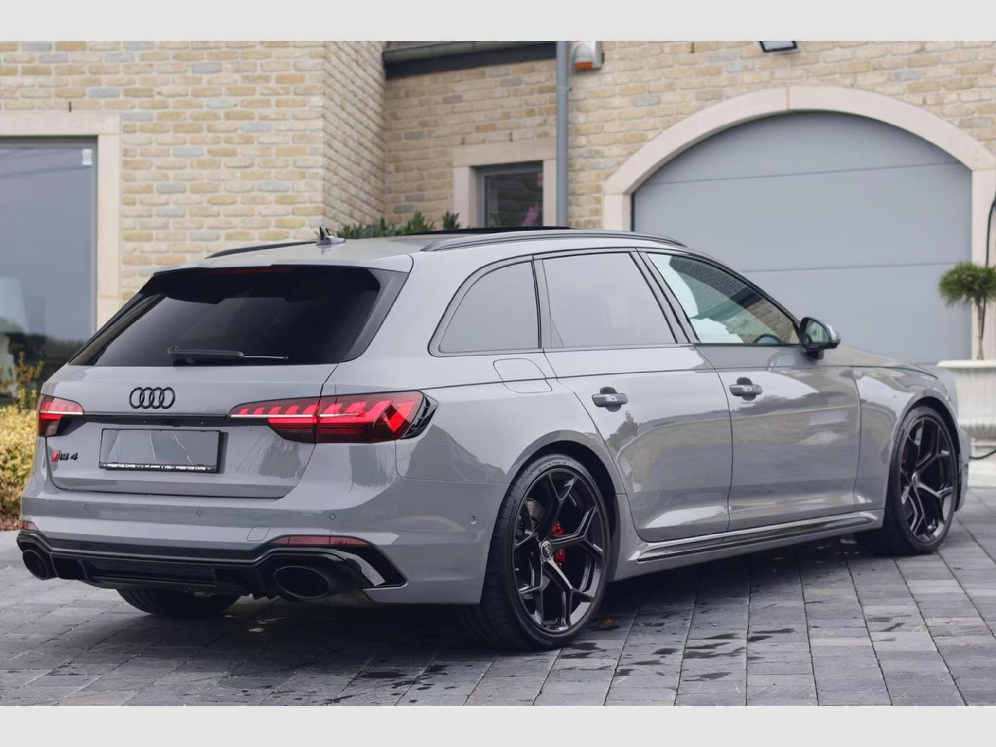 Audi RS4 Competition PLUS (2023) - Foto 2