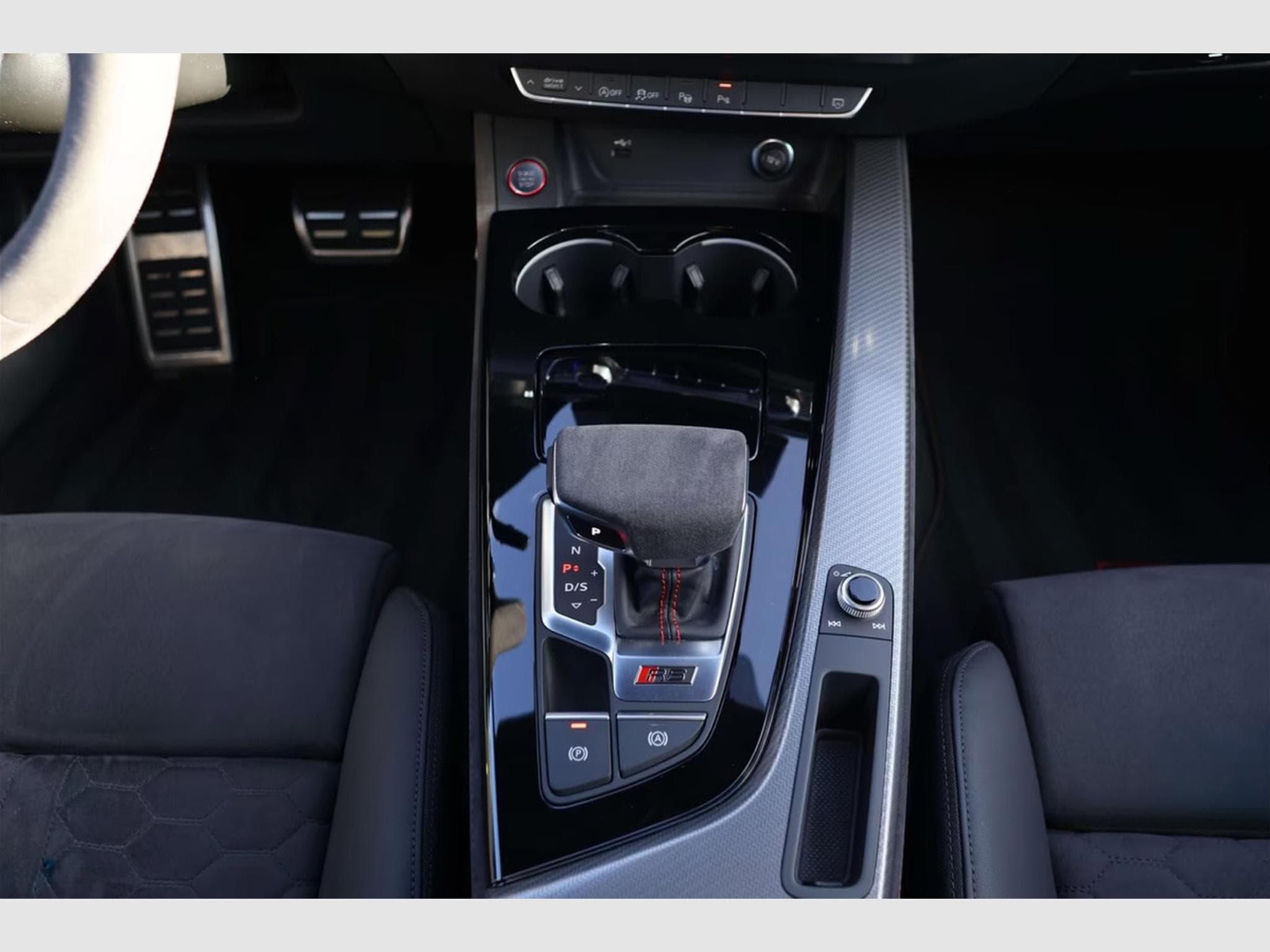 Audi RS4 Competition PLUS (2023) - Foto 9