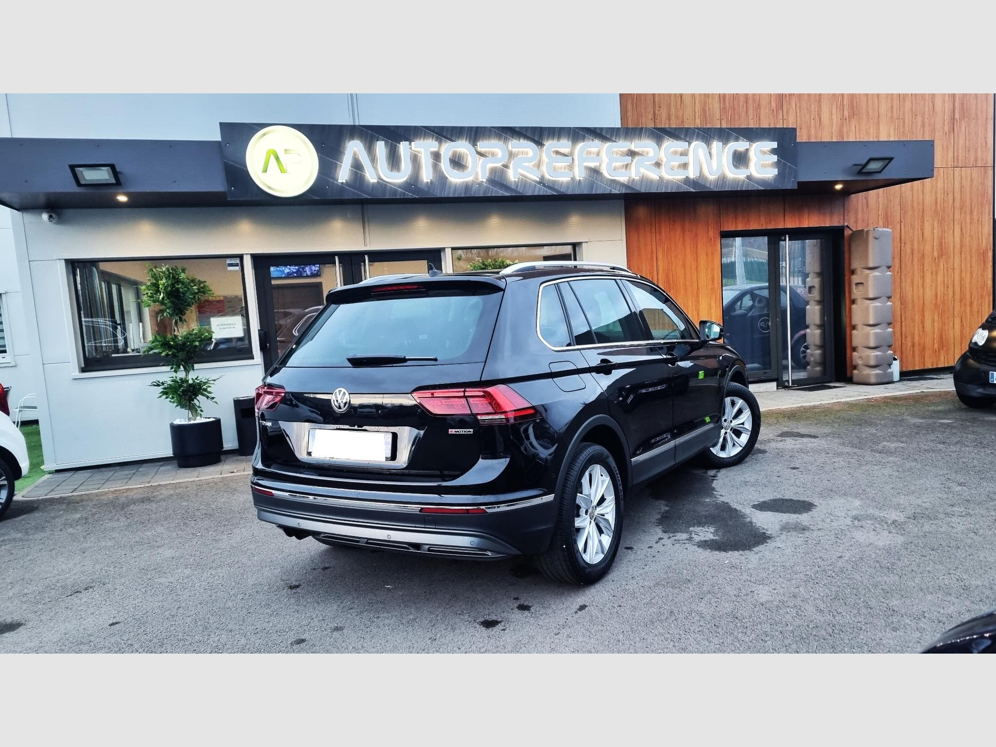 VW Tiguan 2.0 TSI 180CH HIGHLINE 4MOTION DSG7 (2018) - Photo 2