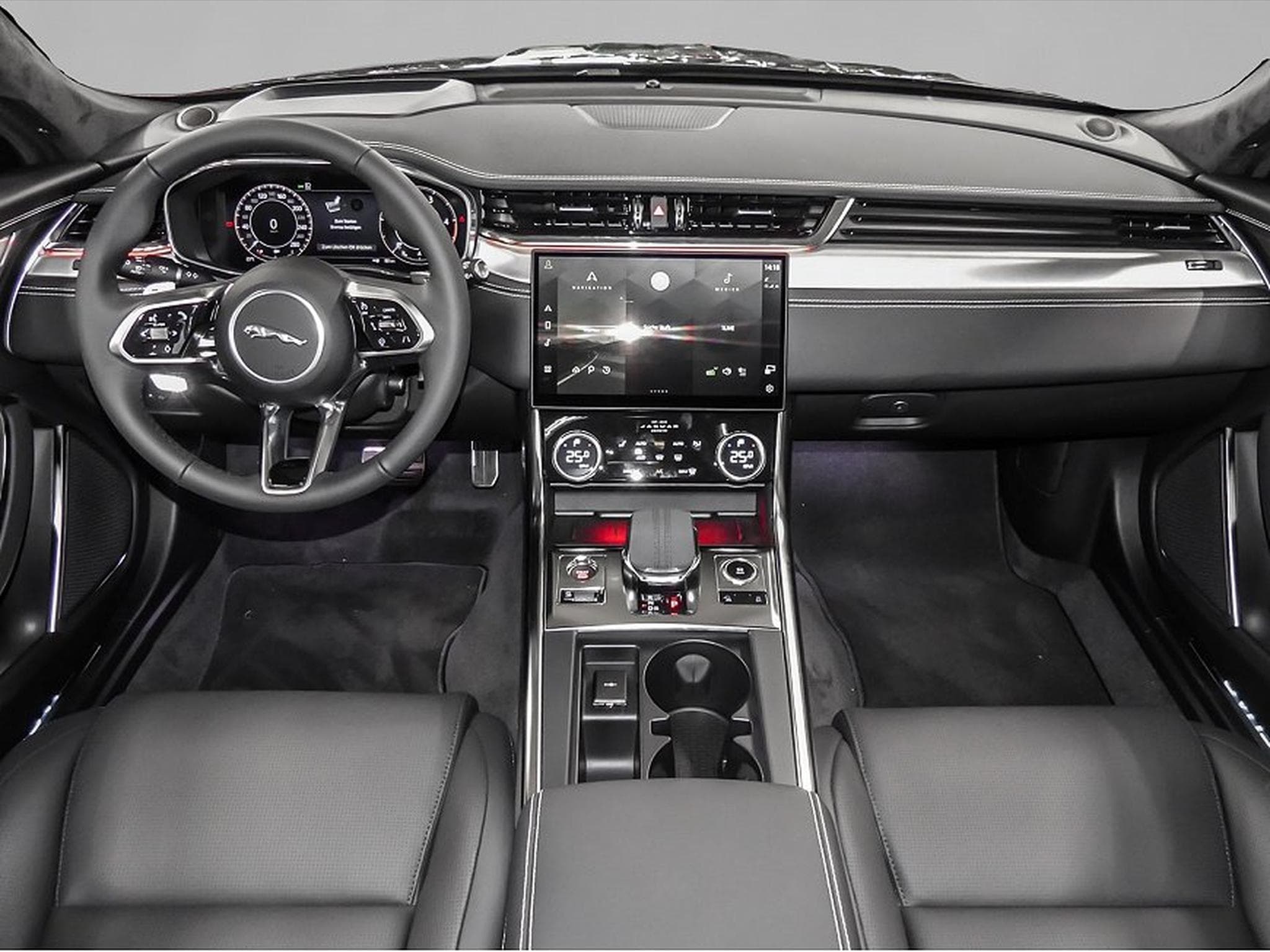 Jaguar XF (2023) - Photo 4