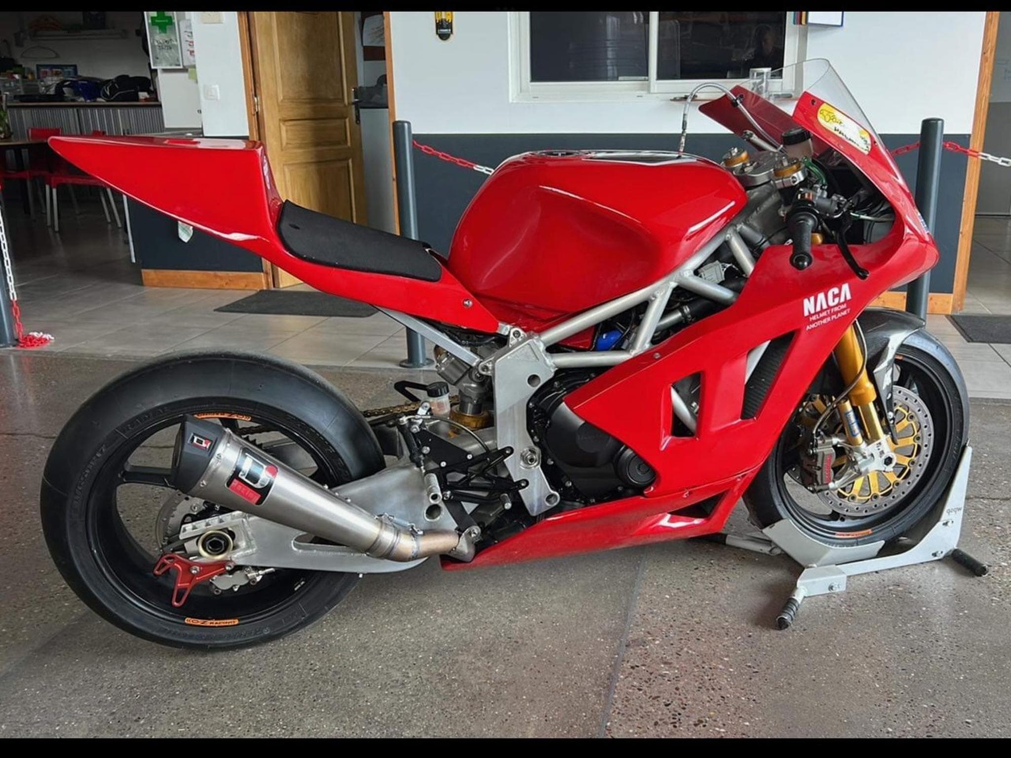 Honda CBR Moto2 MG Compétition (2010) - Photo 1