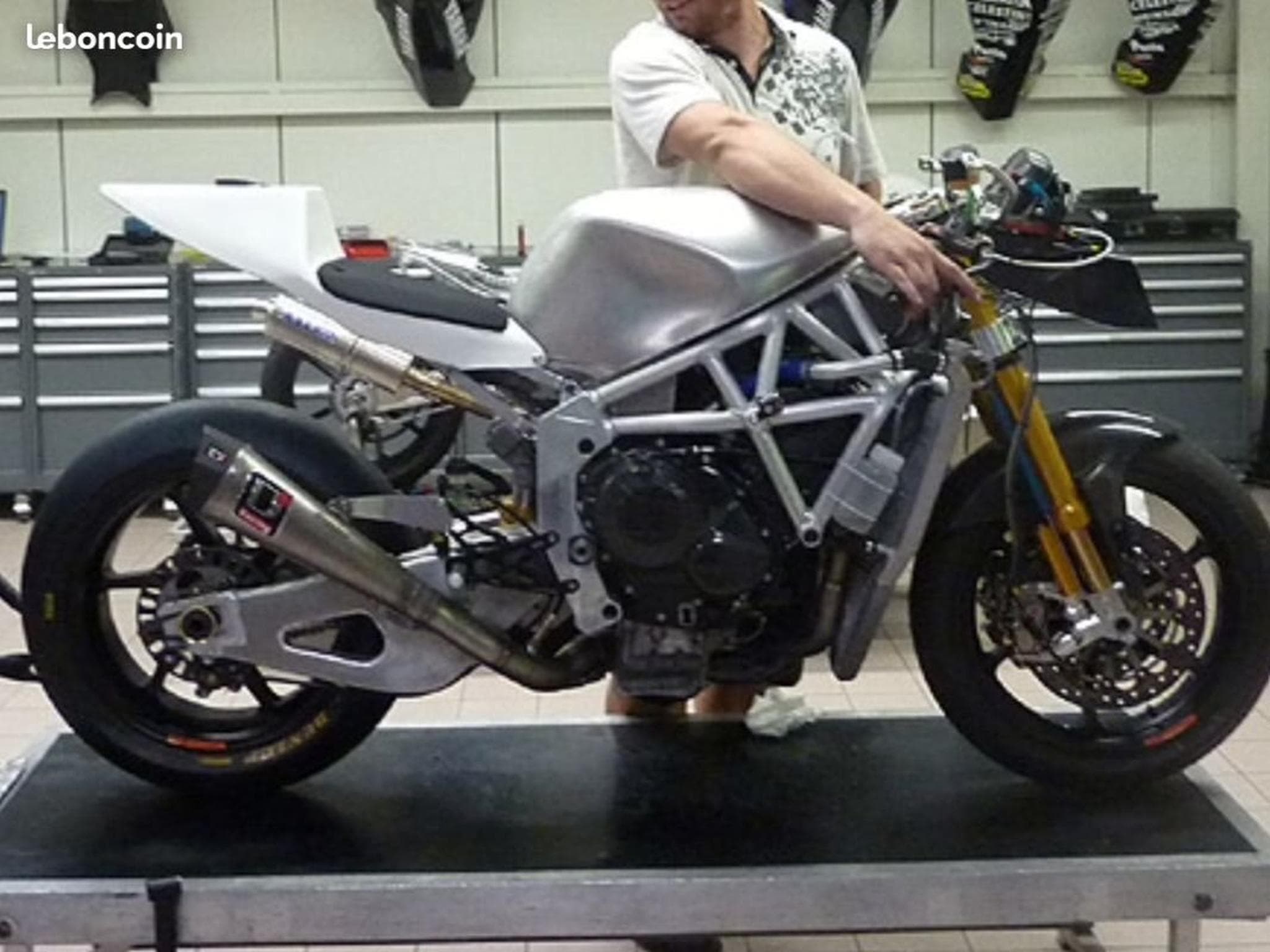 Honda CBR Moto2 MG Compétition (2010) - Photo 12