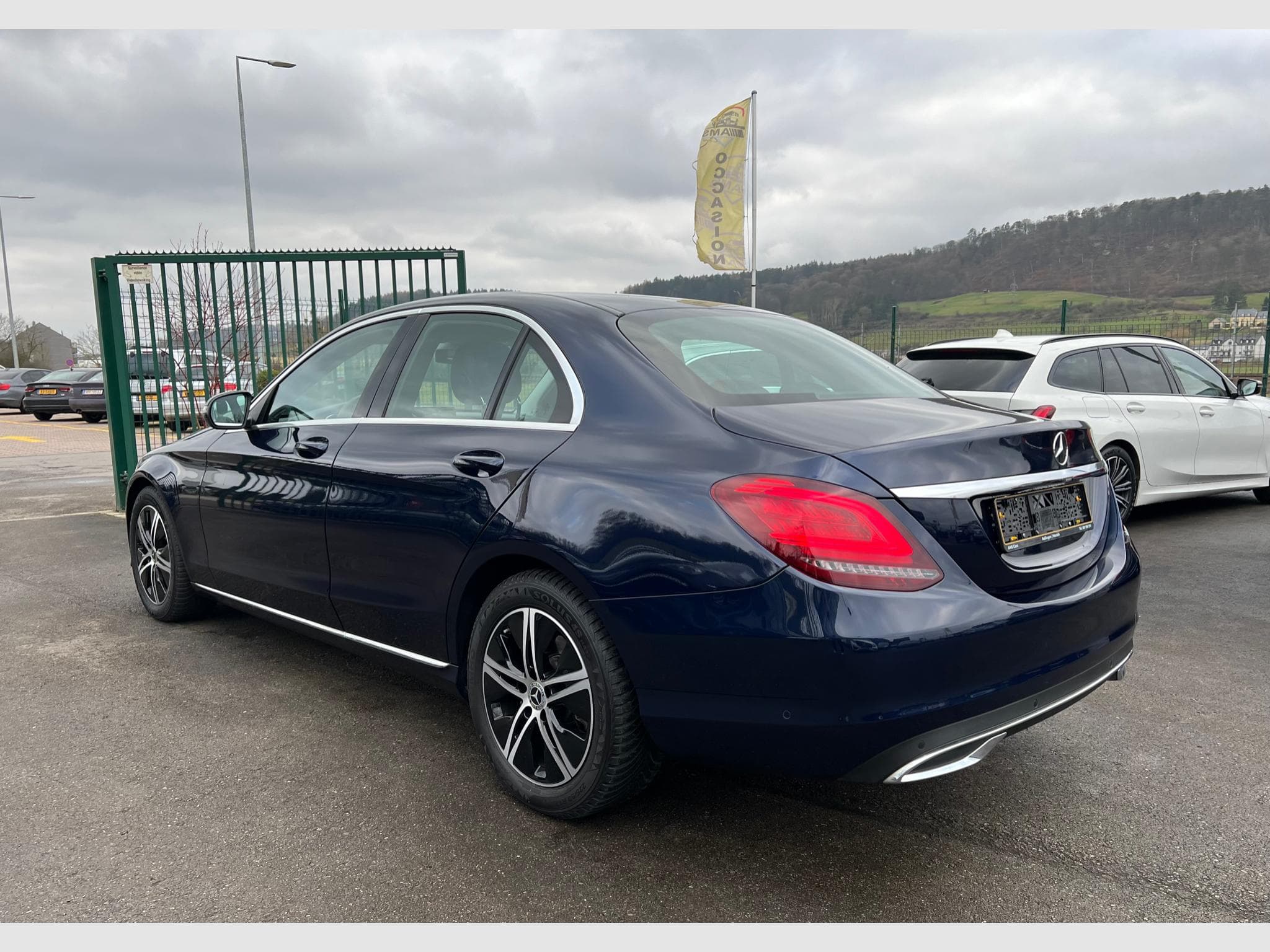 Mercedes C 200 C200d  9G-Tronic Avantgarde LED (2019) - Photo 2