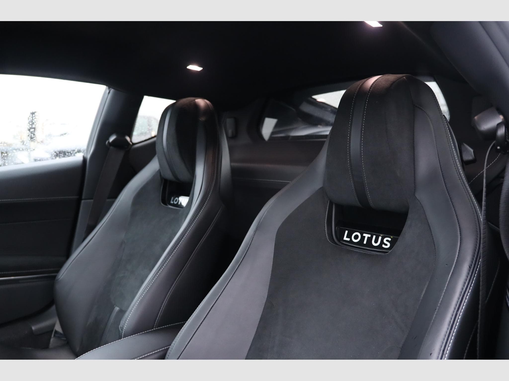 Lotus Emira Turbo SE (2025) - Foto 9
