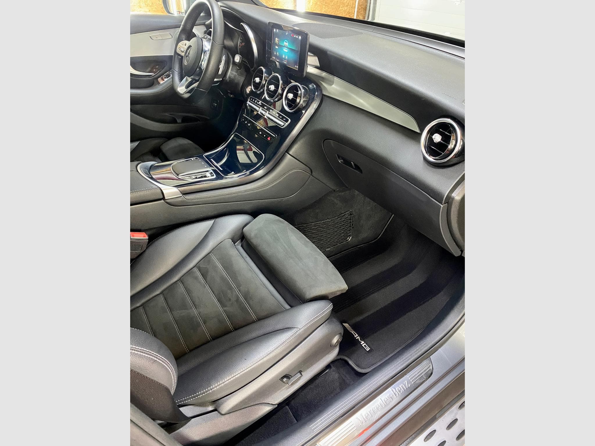 Mercedes GLC 220 4matic 9 g-tronic AMG Line (2020) - Photo 7