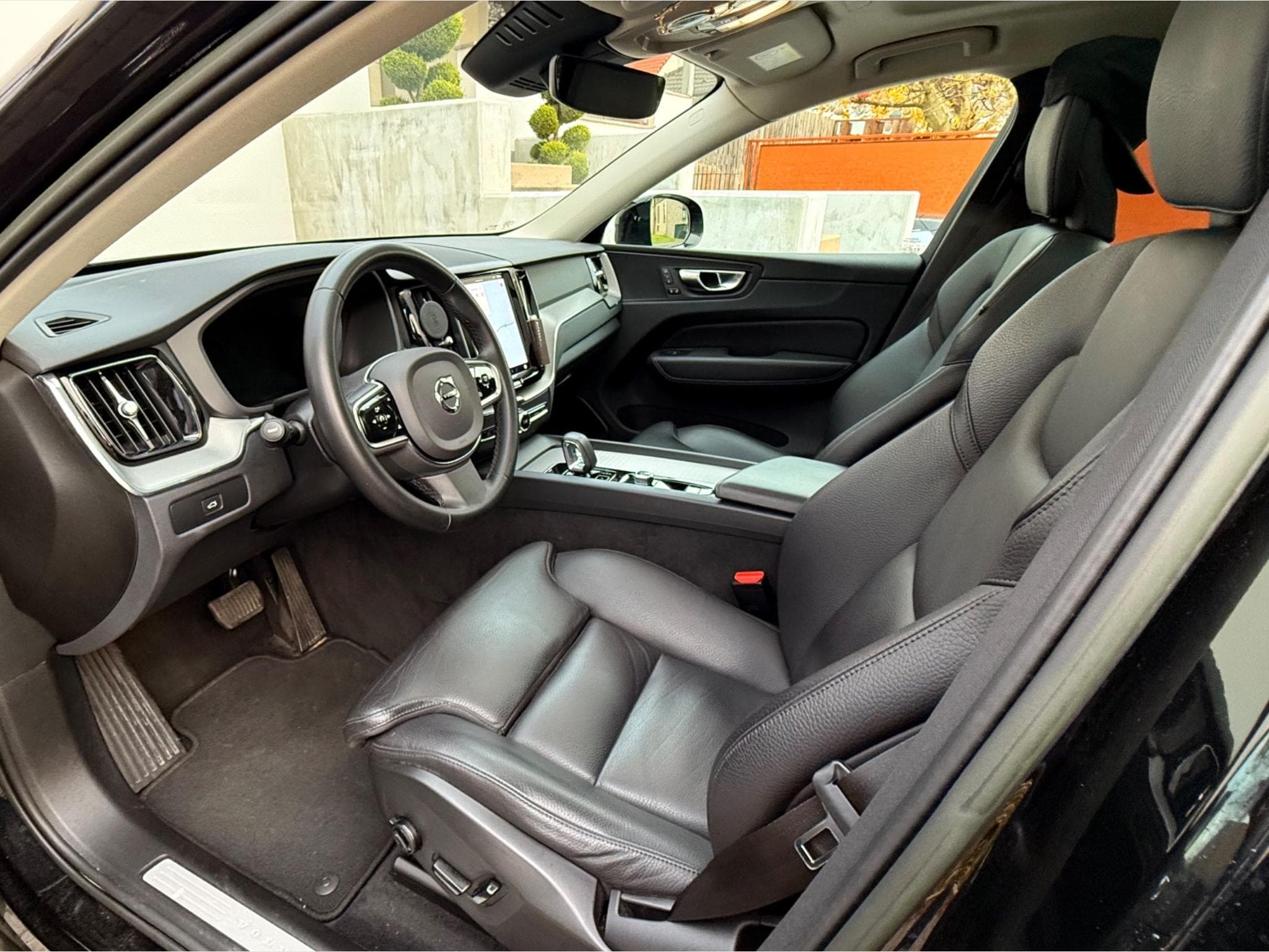 Volvo XC60 Plus Dark Pano (2023) - Foto 3