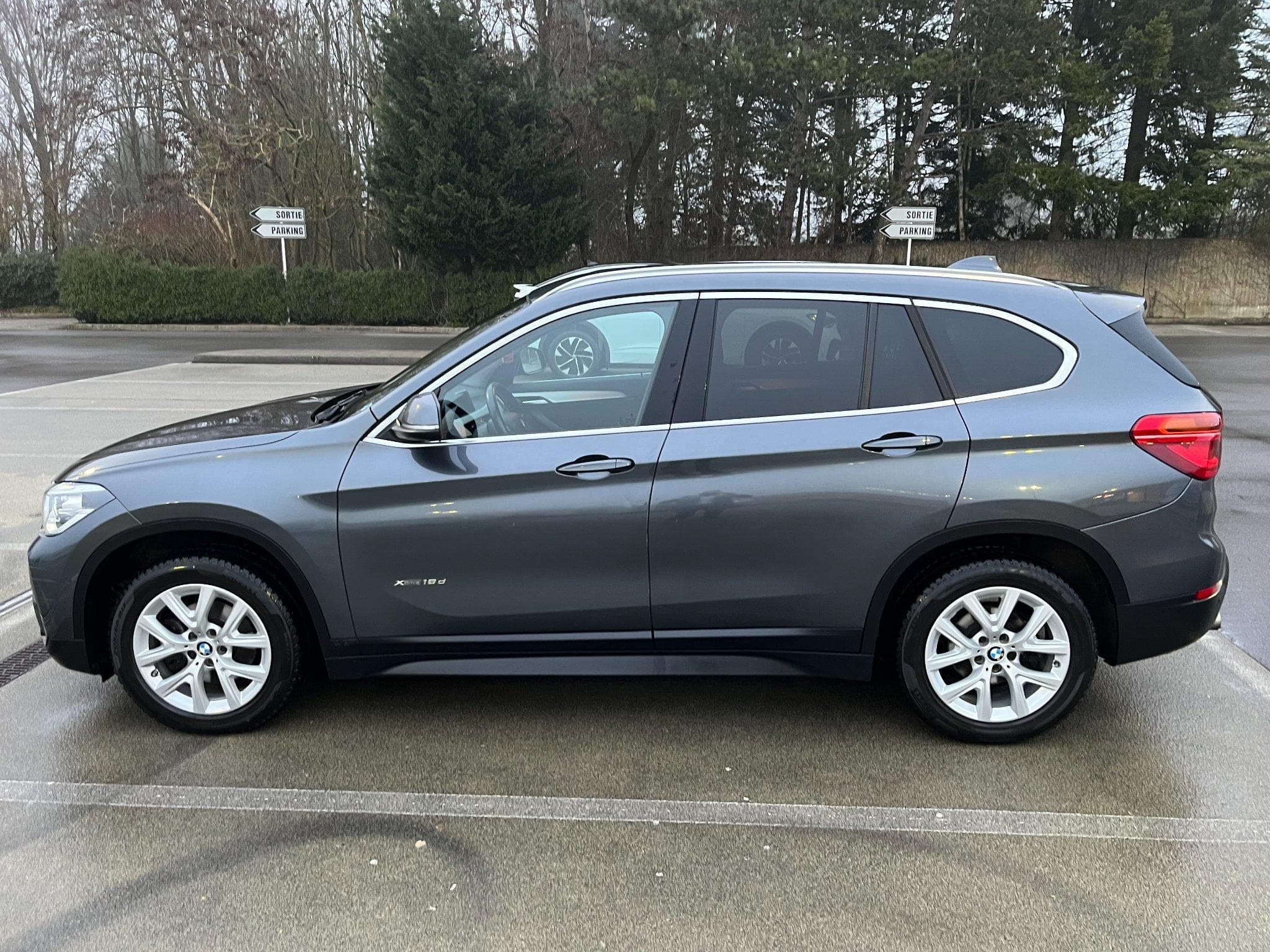 BMW X1 X1 xDrive 18d xLine, 2 wheel sets (2016) - Foto 5