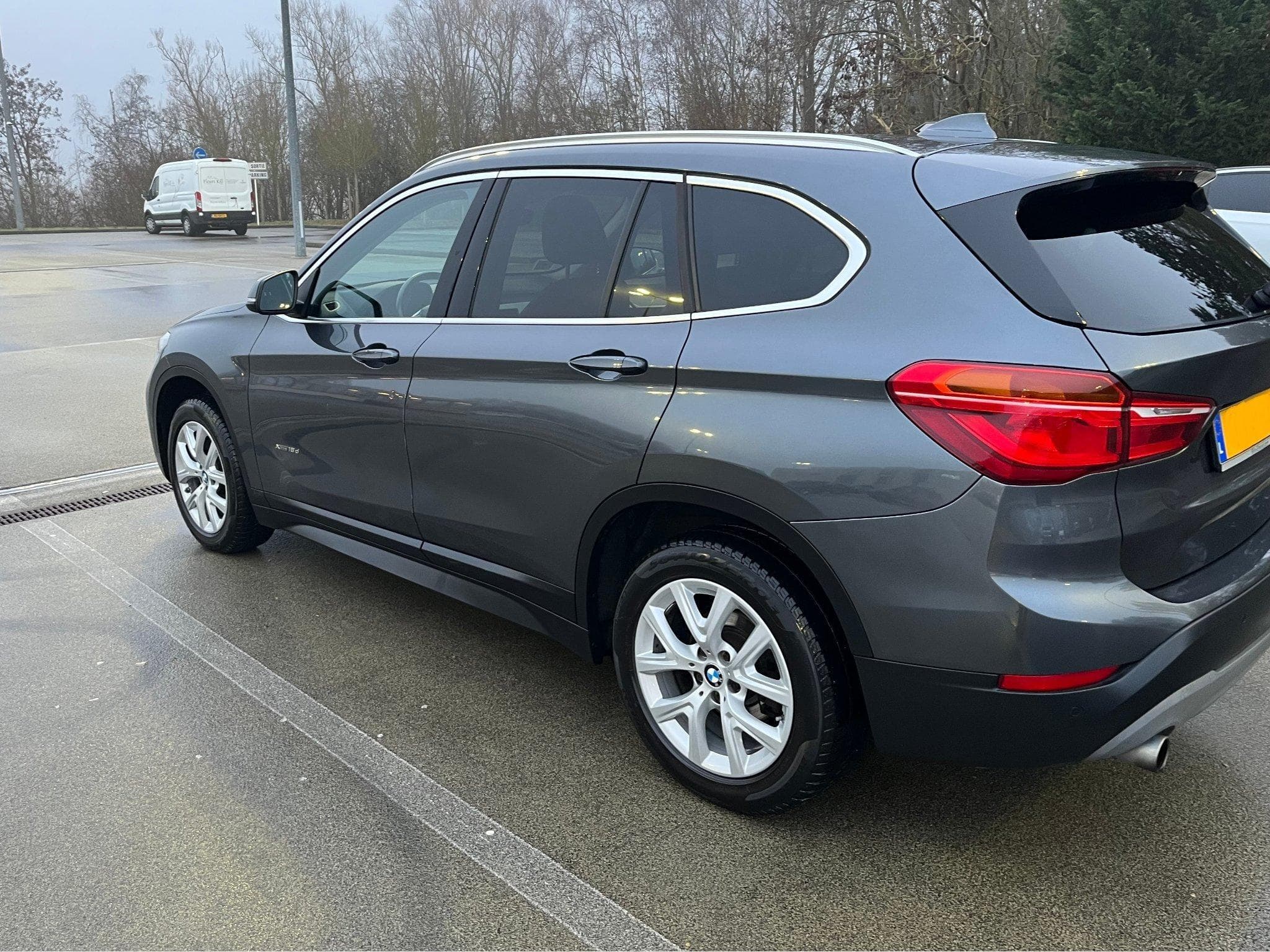 BMW X1 X1 xDrive 18d xLine, 2 wheel sets (2016) - Foto 3