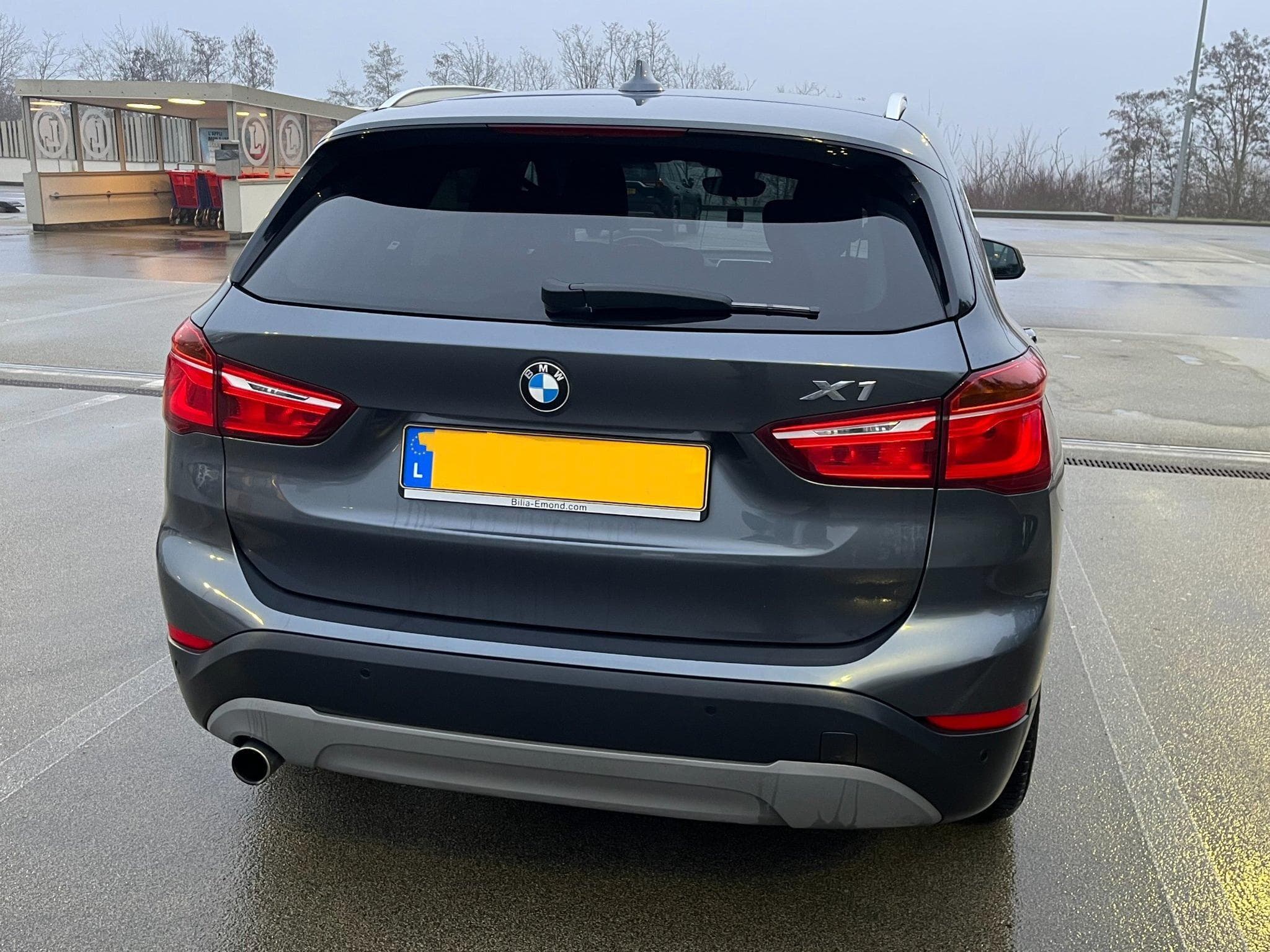 BMW X1 X1 xDrive 18d xLine, 2 wheel sets (2016) - Foto 4