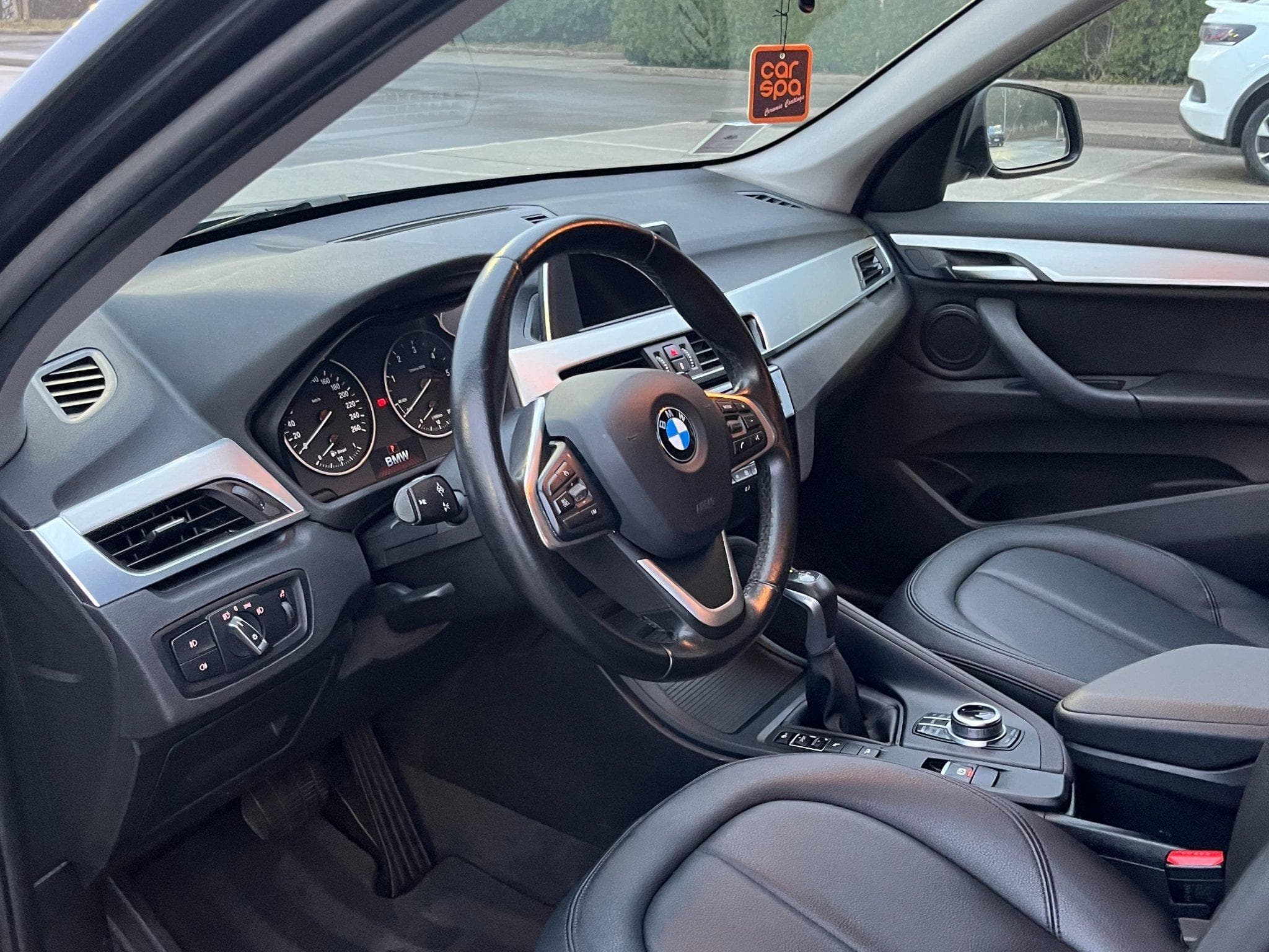 BMW X1 X1 xDrive 18d xLine, 2 wheel sets (2016) - Foto 6