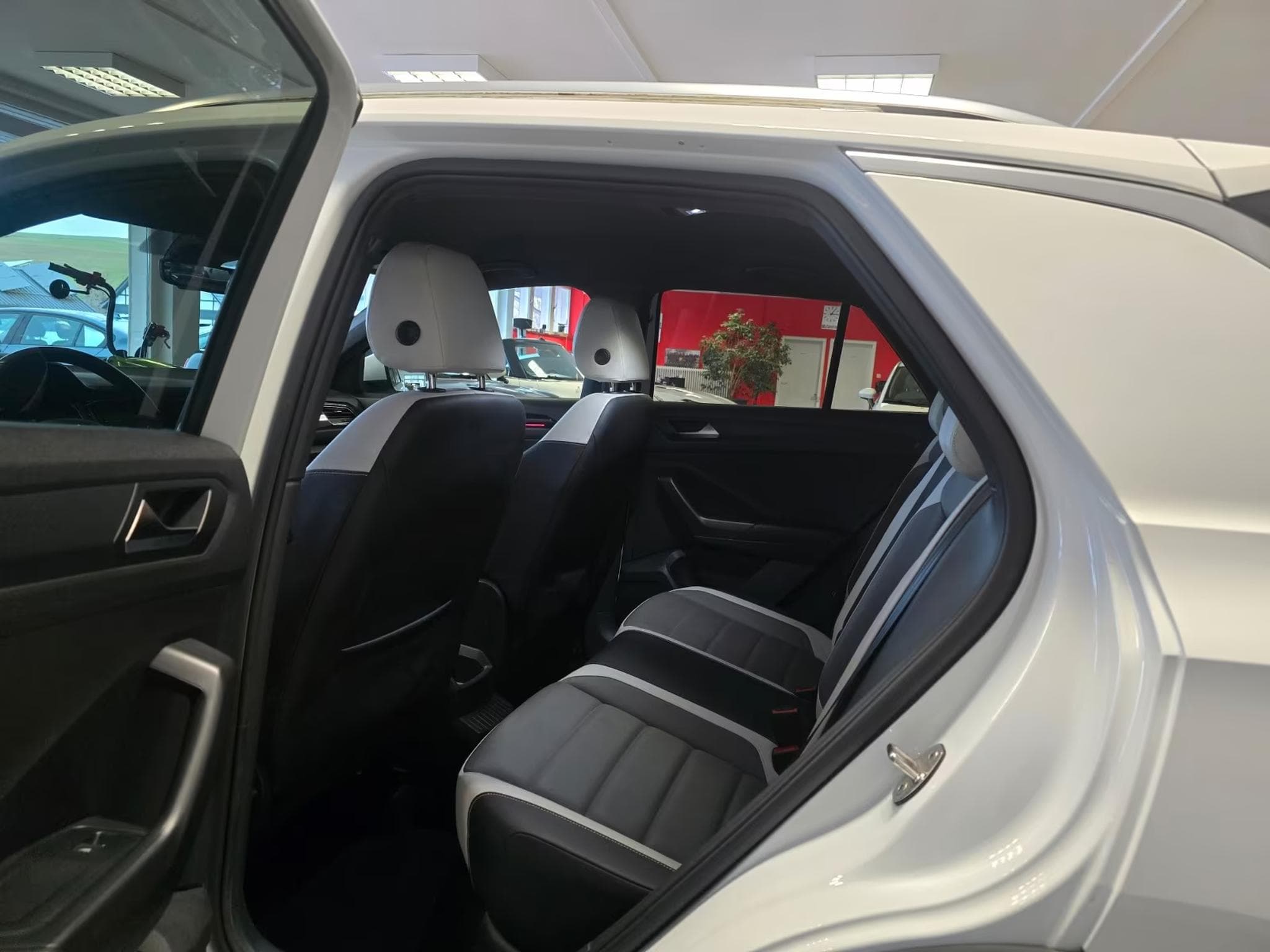 VW T-Roc 2.0 TSI Sport 4Motion (2018) - Foto 4