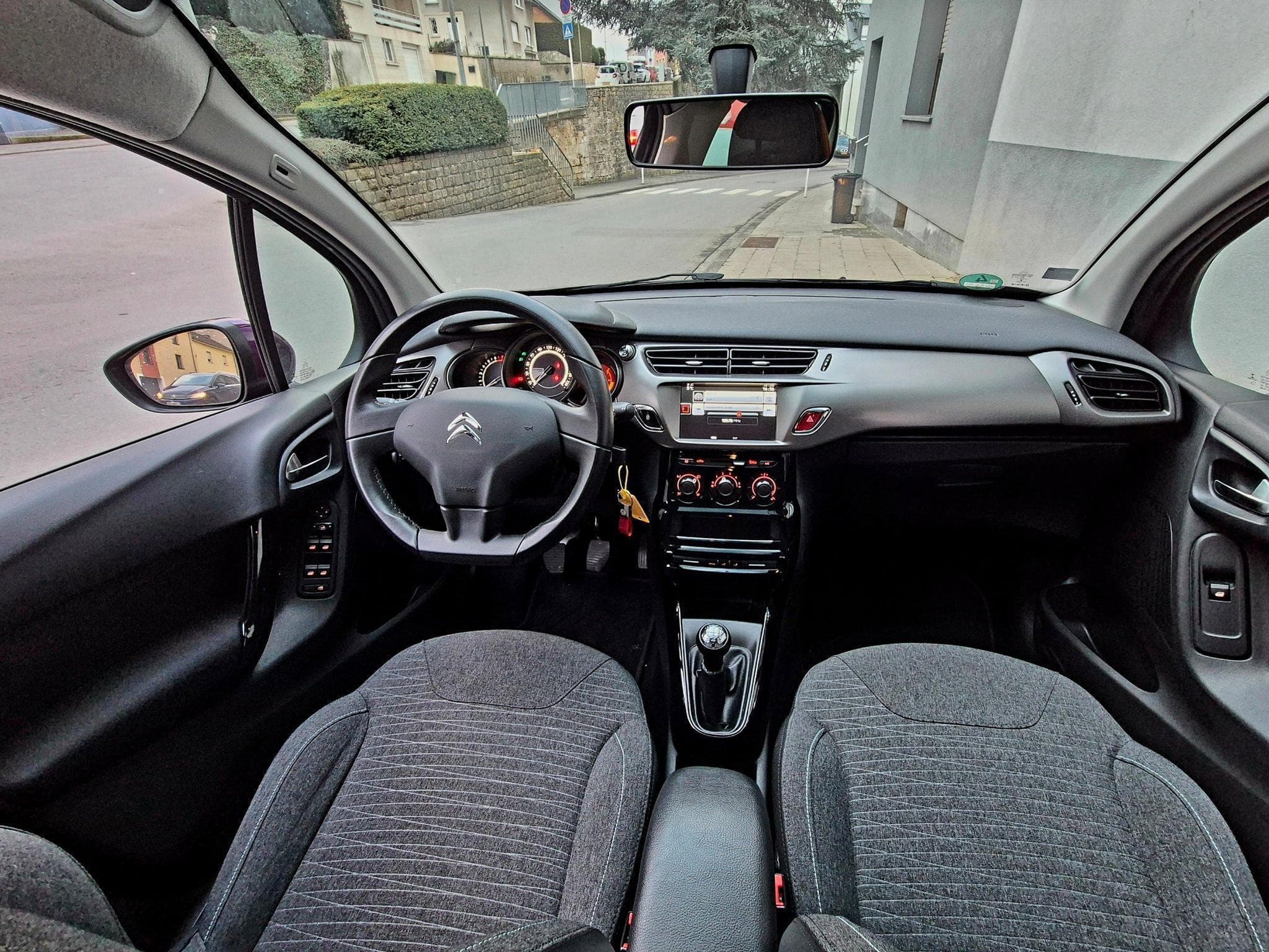 Citroën C3 1.2 Pure Tech Exclusive (2016) - Photo 8