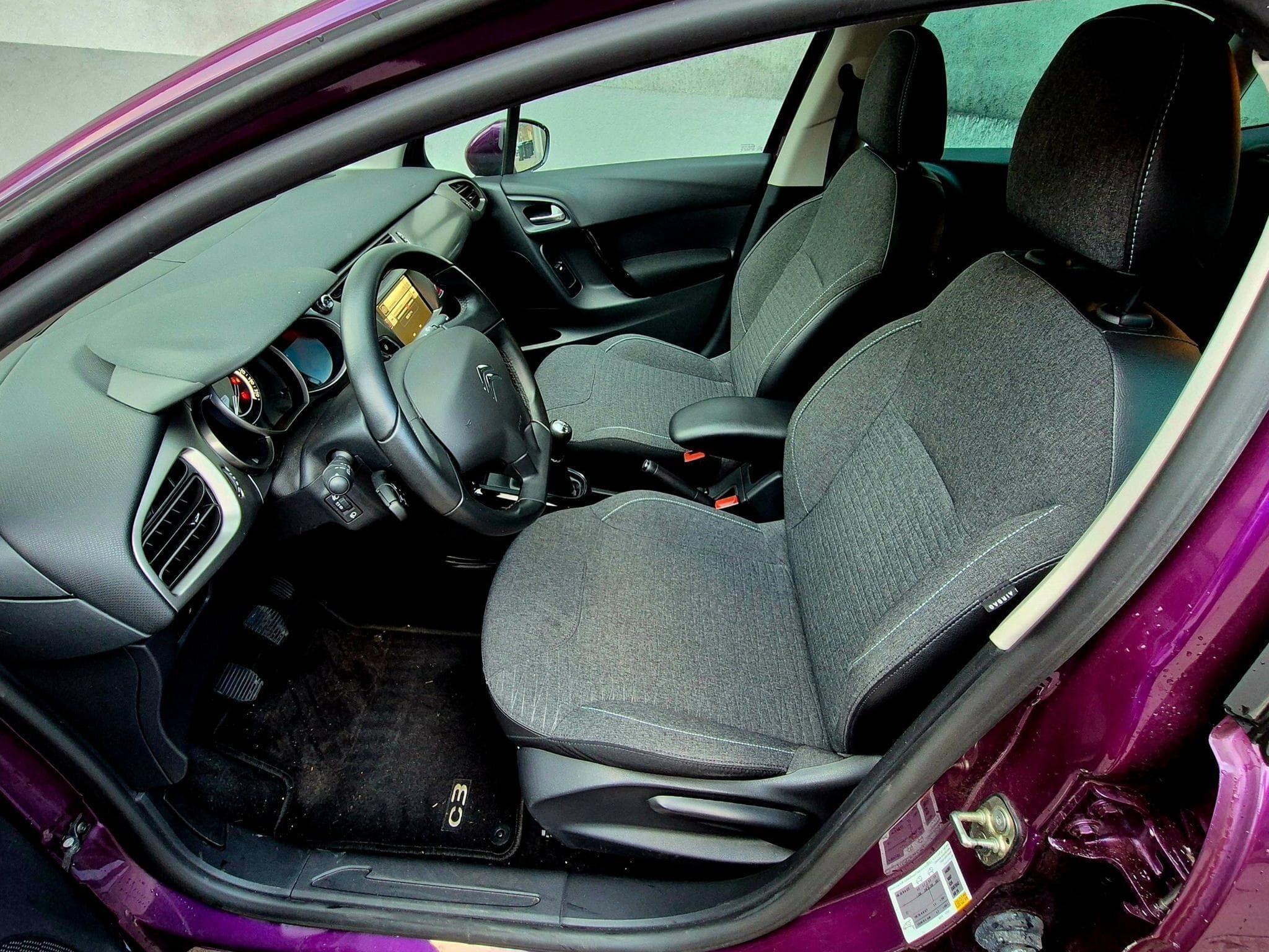 Citroën C3 1.2 Pure Tech Exclusive (2016) - Photo 9