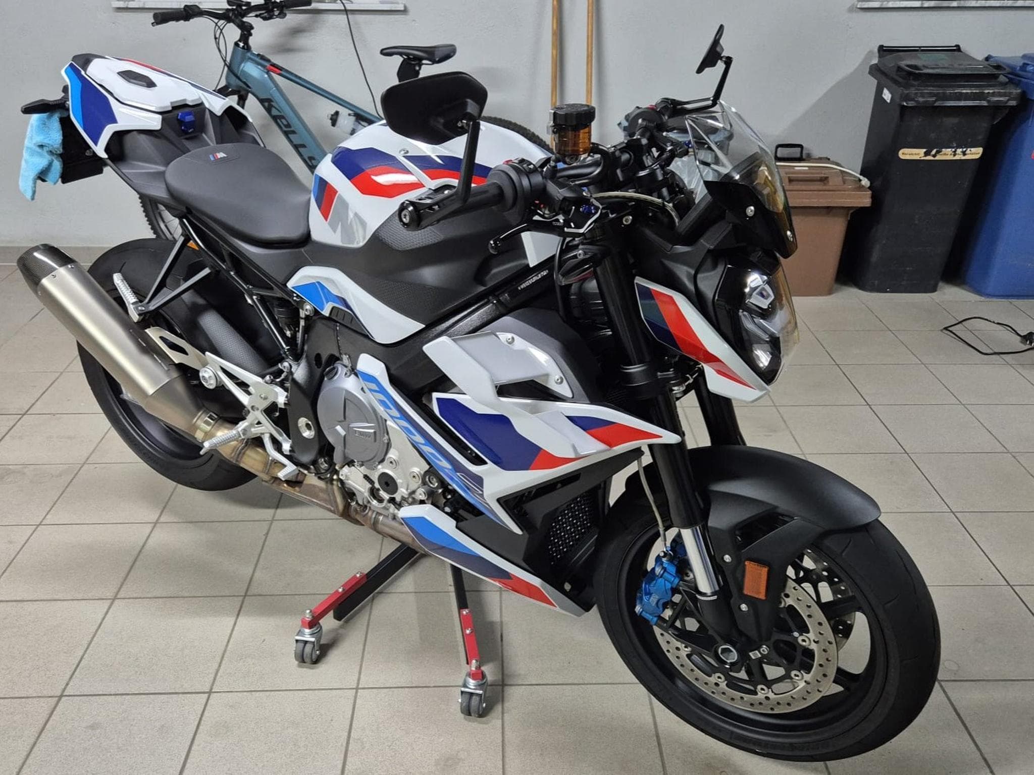 BMW M 1000R (2023) - Foto 2