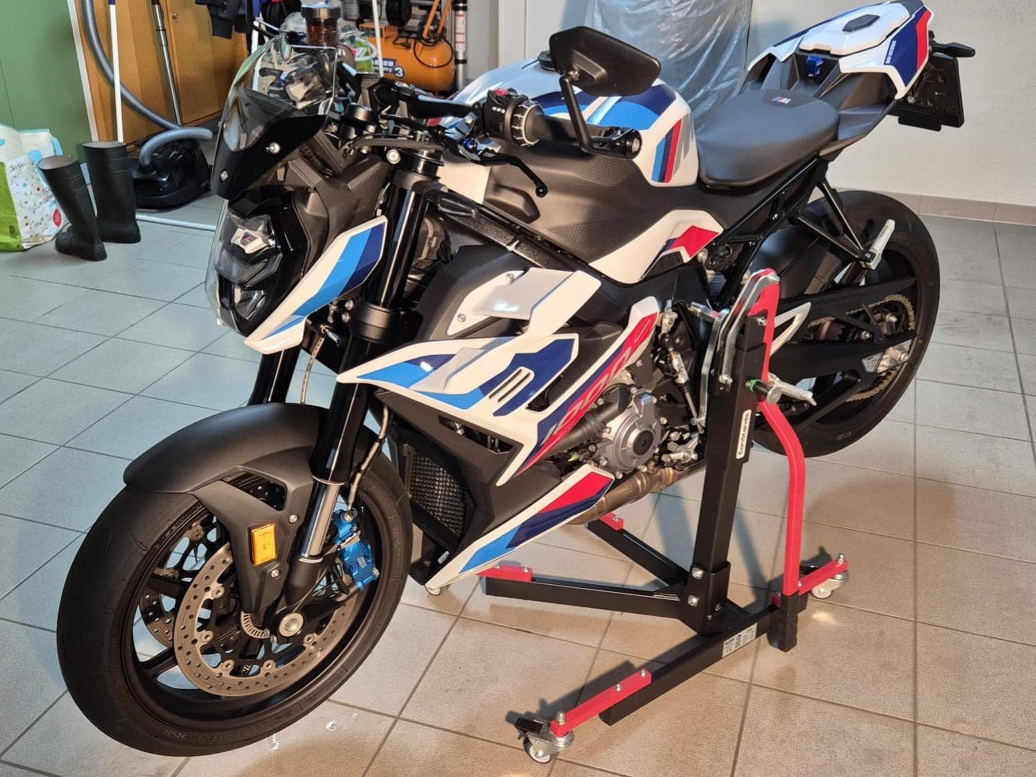 BMW M 1000R (2023) - Foto 4