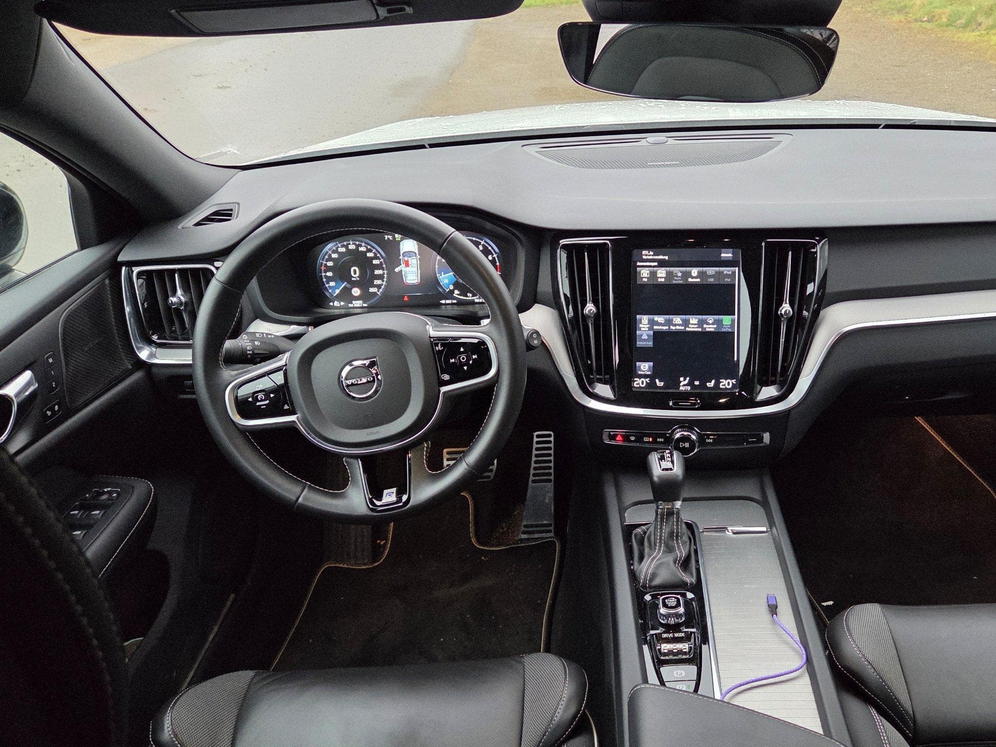 Volvo V60 R Design 4WD (2020) - Photo 3