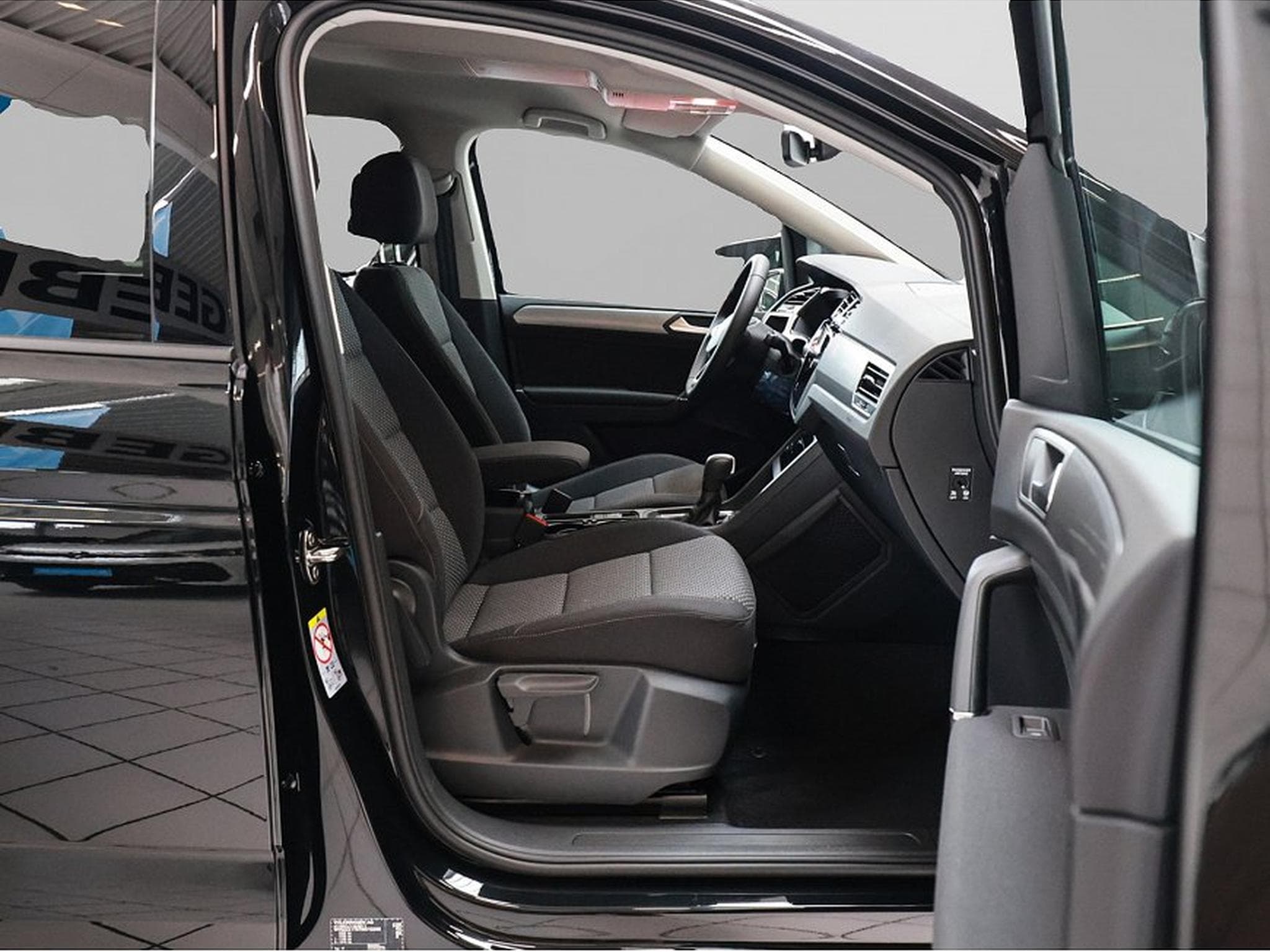 VW Touran (2026) - Photo 2