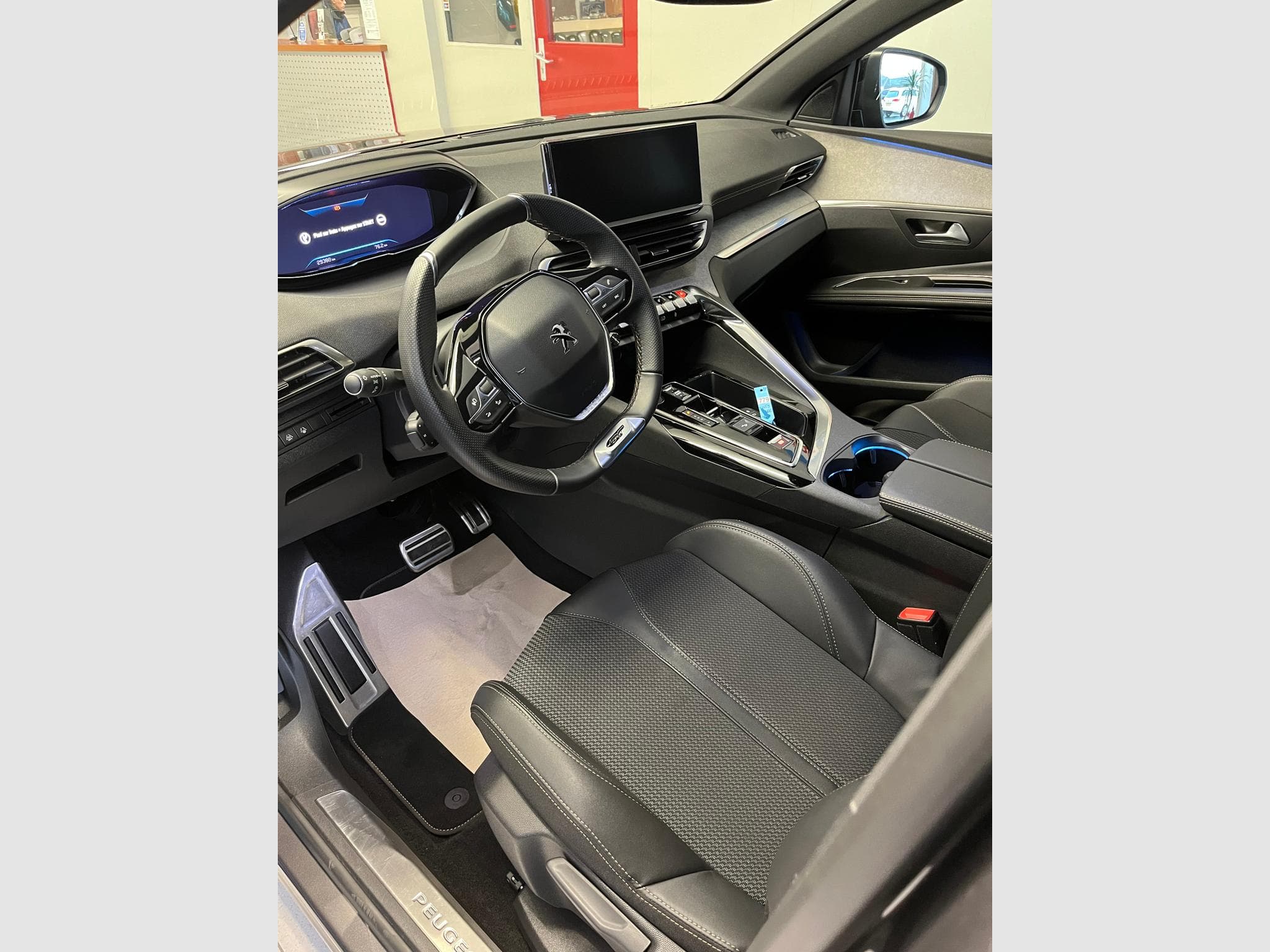 Peugeot 3008 GT 1.2 130 eat8 (2024) - Foto 3