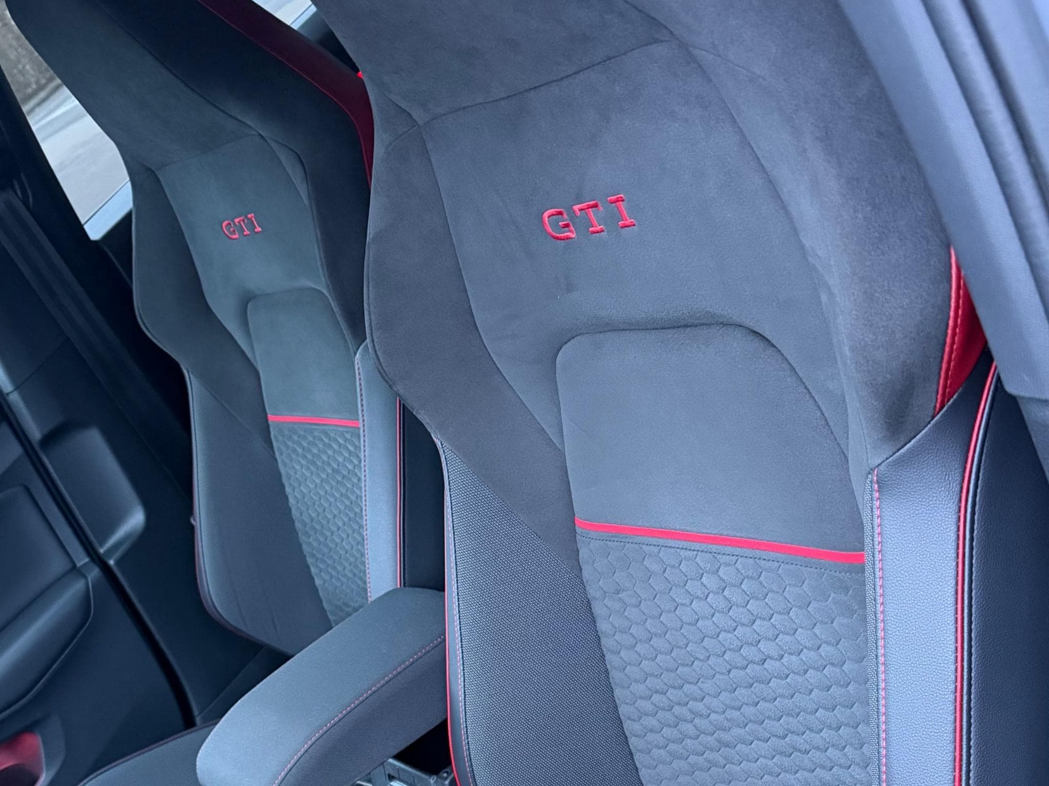 VW Golf GTI Clubsport Edition 45 (2022) - Foto 4