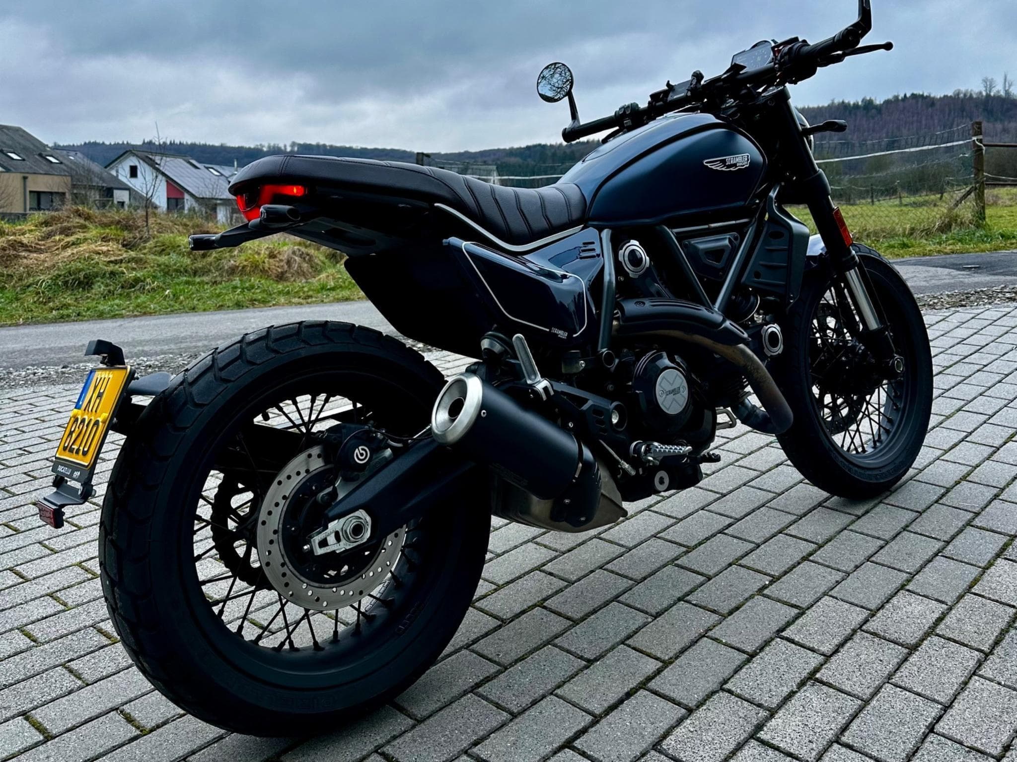 Ducati Scrambler Nightshift (2024) - Foto 3