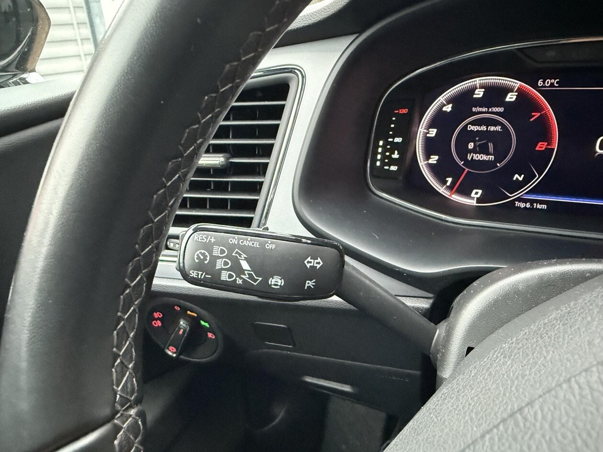 Seat Leon 1.5 TSI 150 XCELENCE DSG (2020) - Foto 10