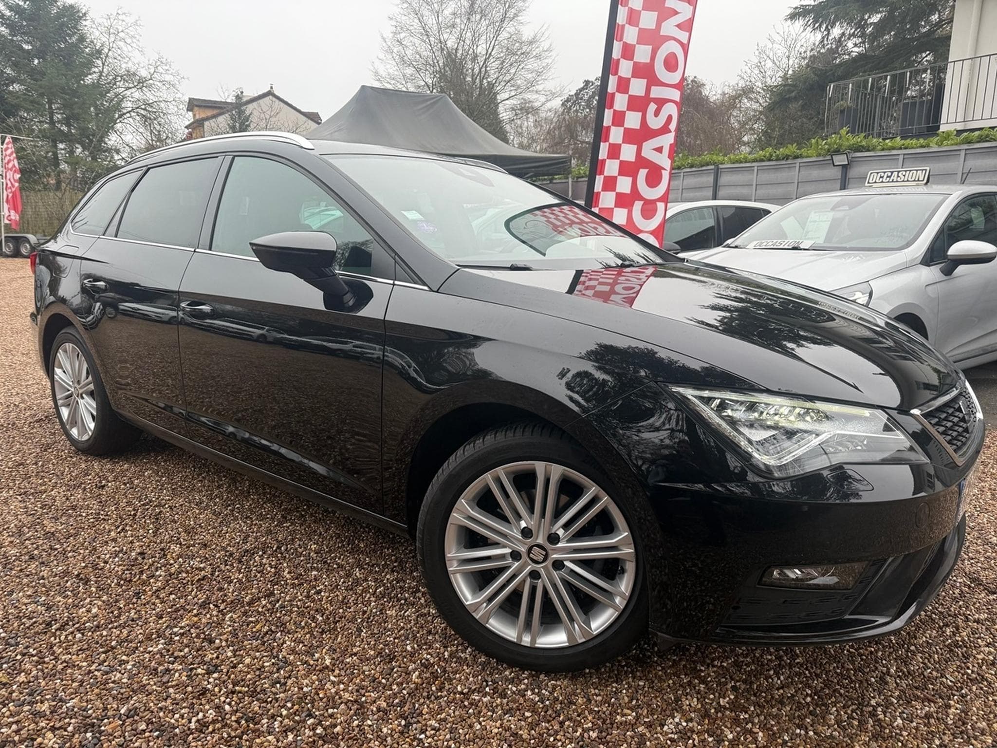 Seat Leon 1.5 TSI 150 XCELENCE DSG (2020) - Foto 2