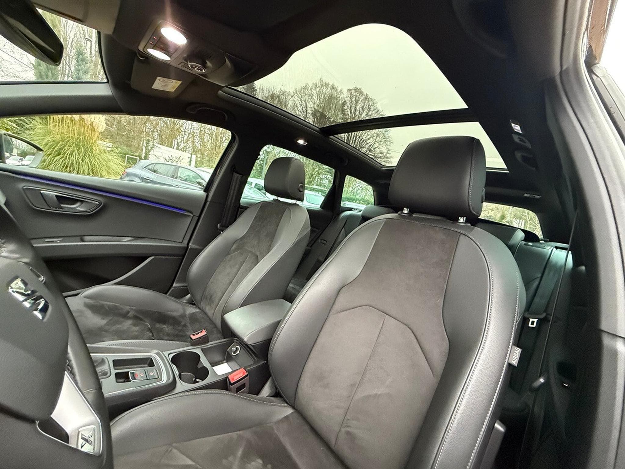 Seat Leon 1.5 TSI 150 XCELENCE DSG (2020) - Foto 13