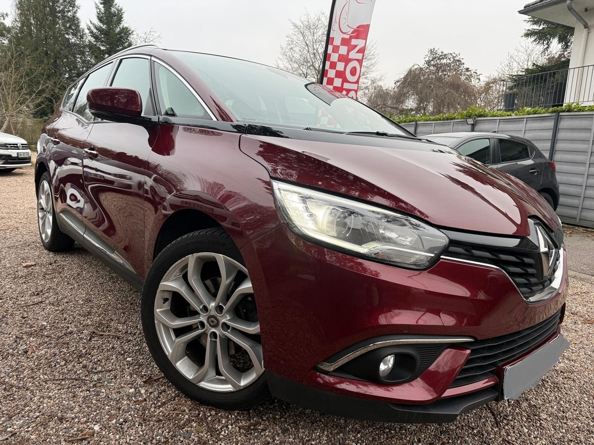Renault Grand Scenic 1.3 TCE 115 INTENS 5 PL (2020) - Foto 3