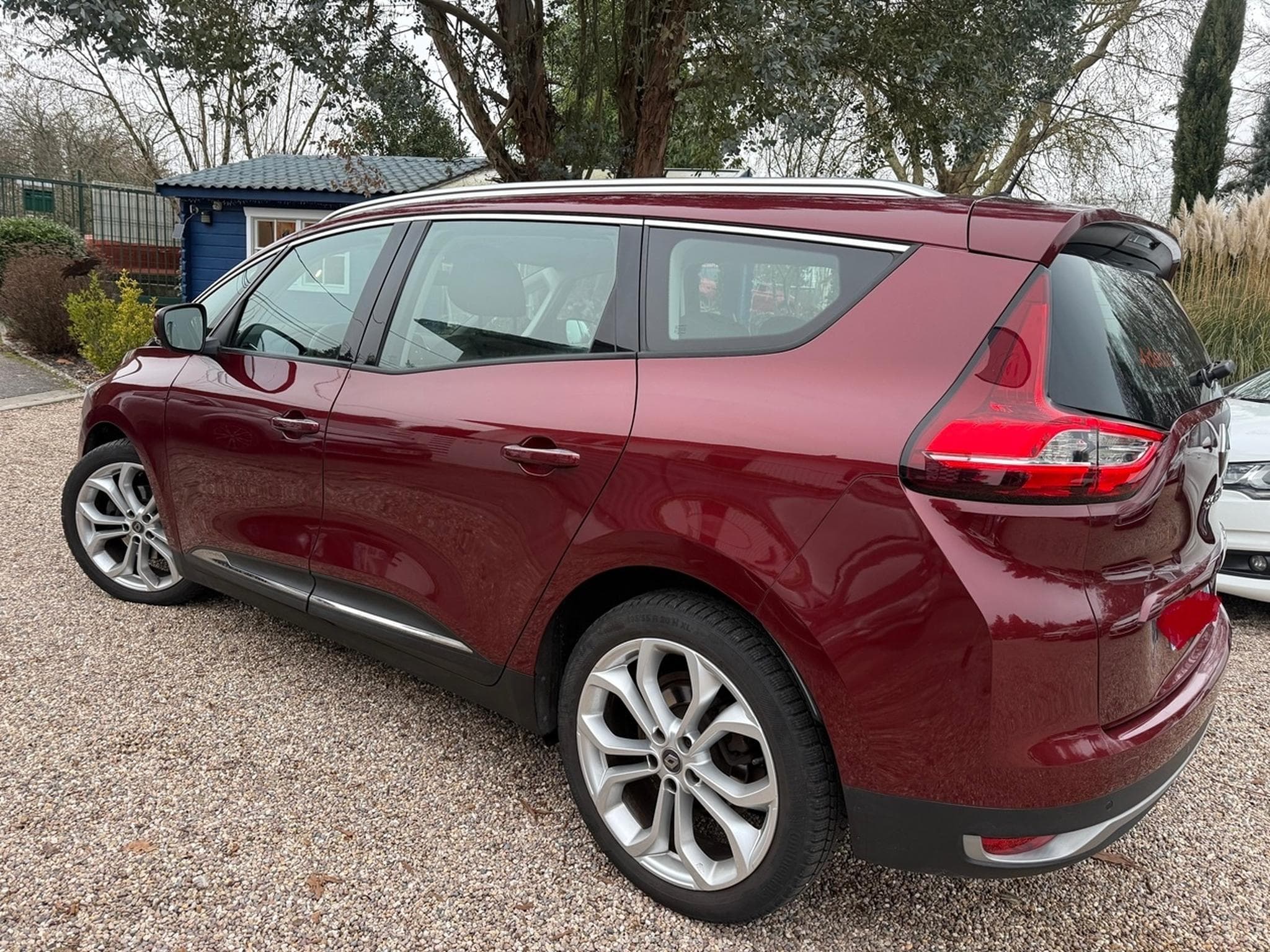 Renault Grand Scenic 1.3 TCE 115 INTENS 5 PL (2020) - Foto 2