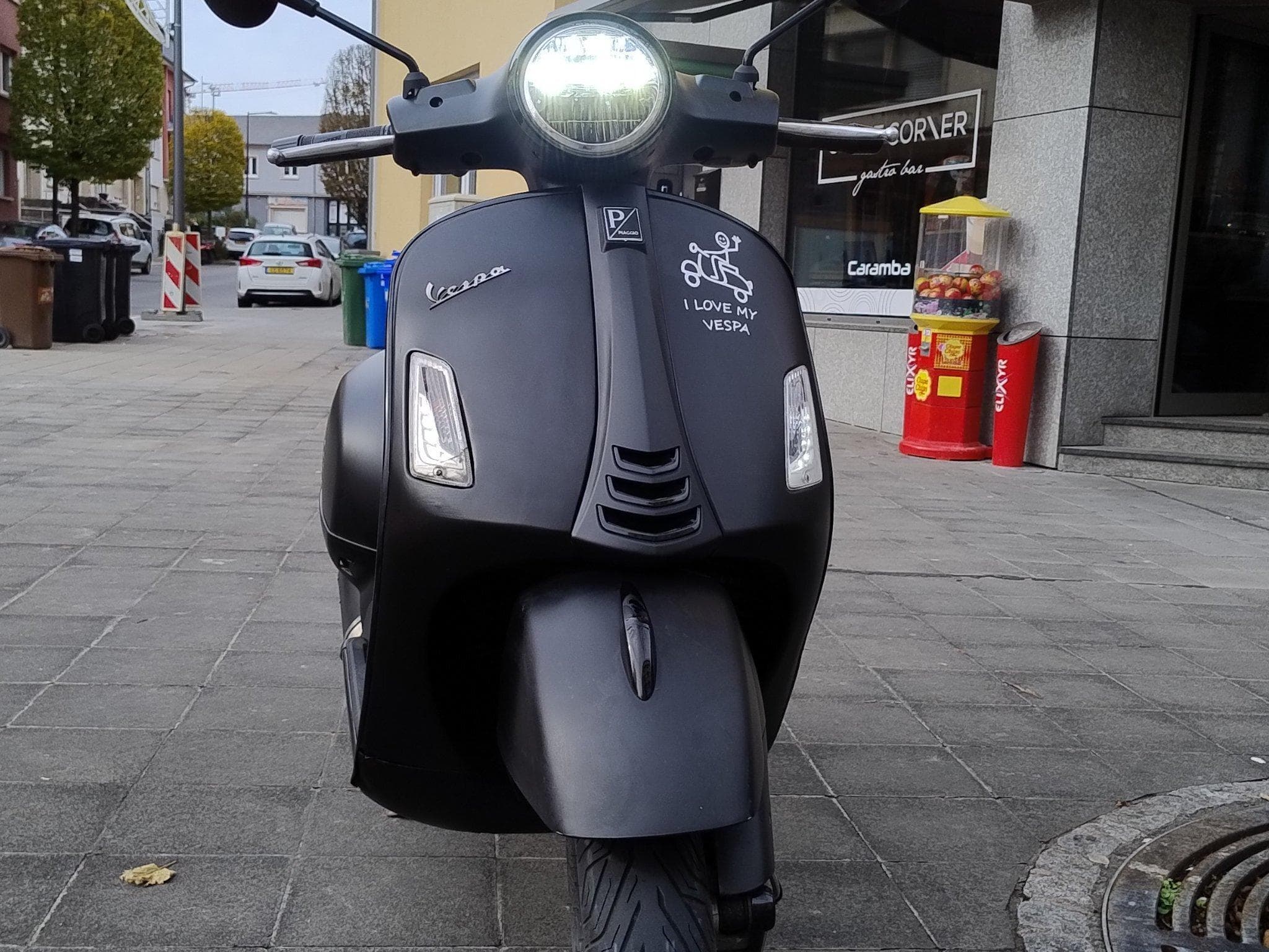 Vespa GTS Noite (2021) - Photo 3